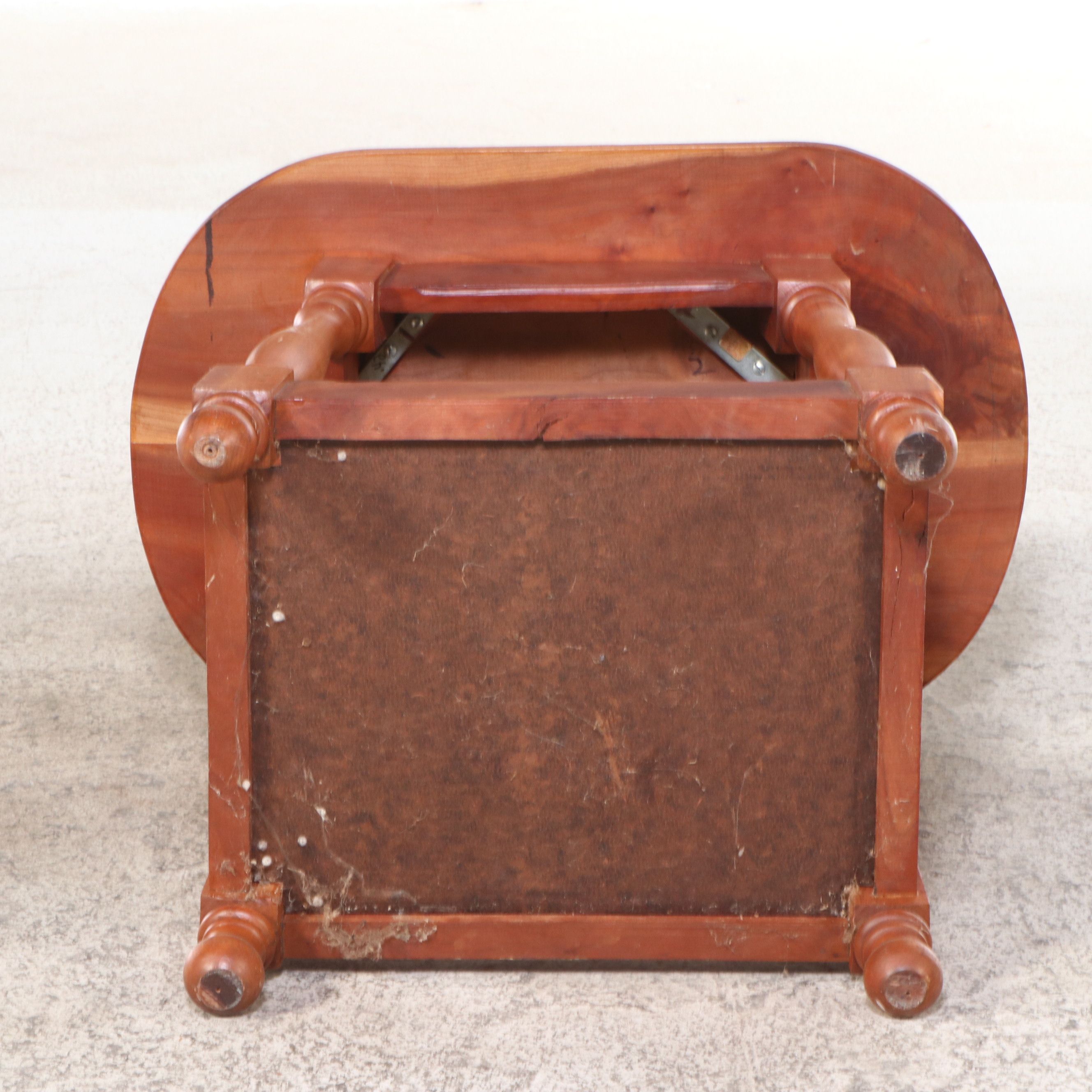American Colonial Style Side Table
