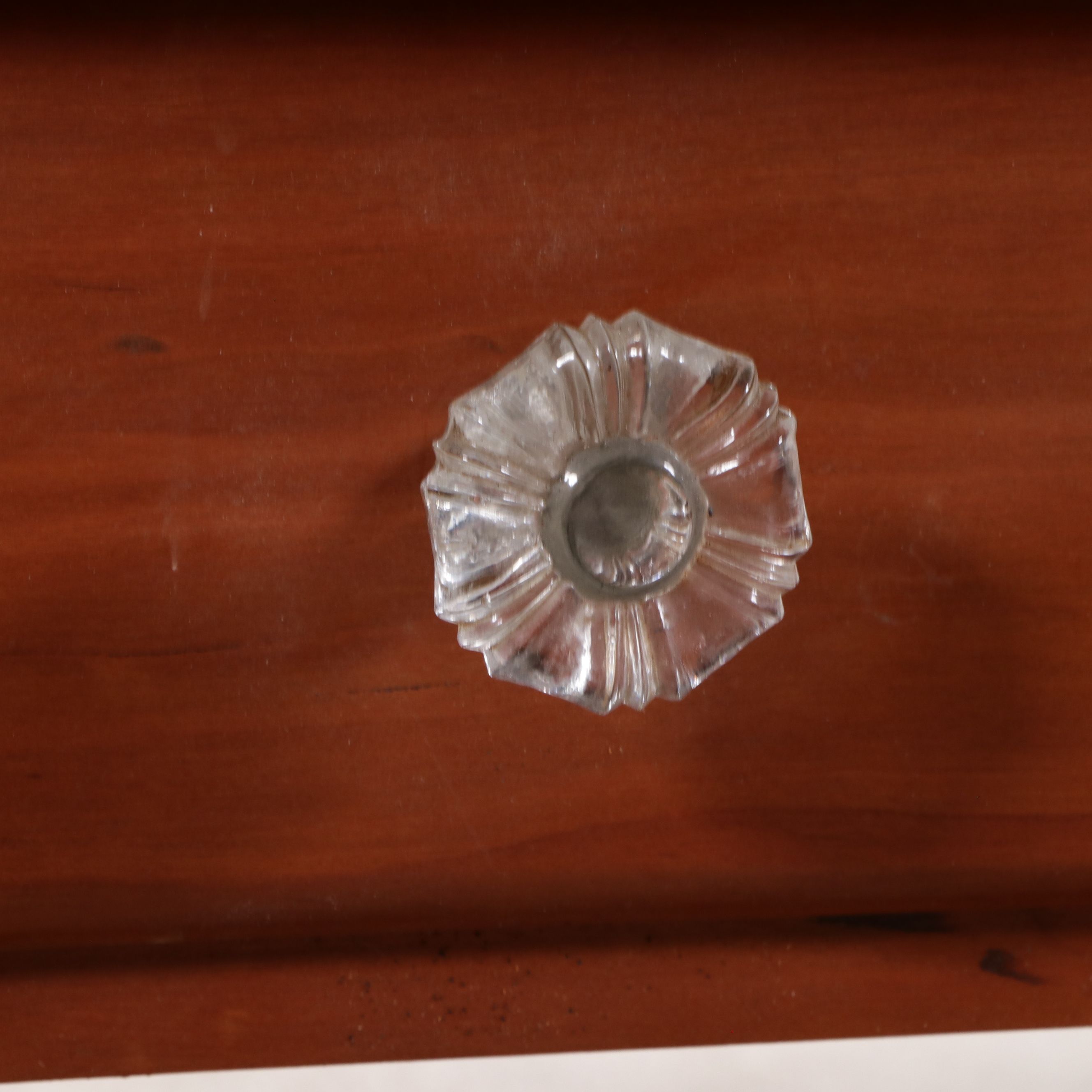 American Colonial Single-Drawer Nightstand