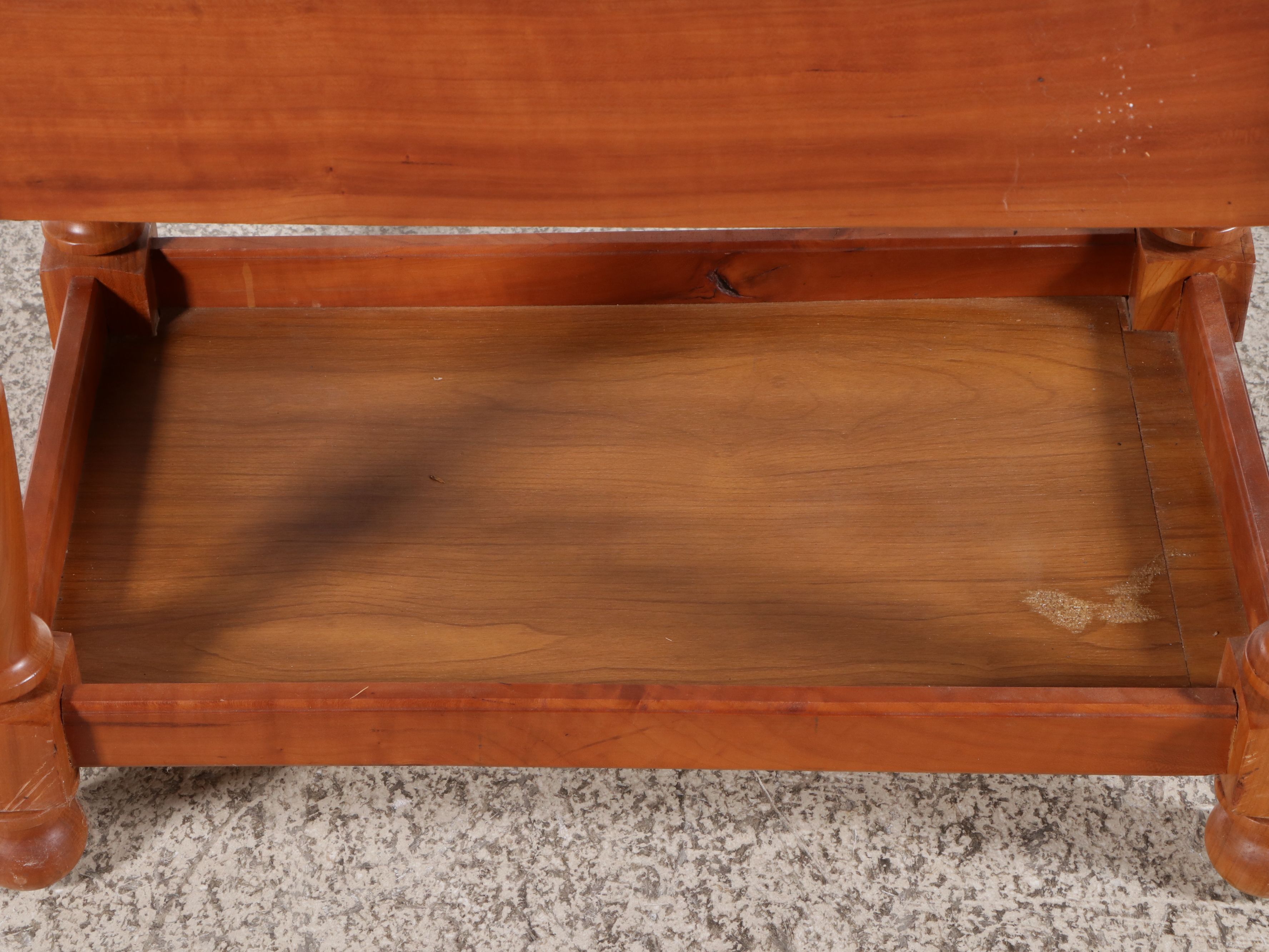 American Colonial Single-Drawer Nightstand