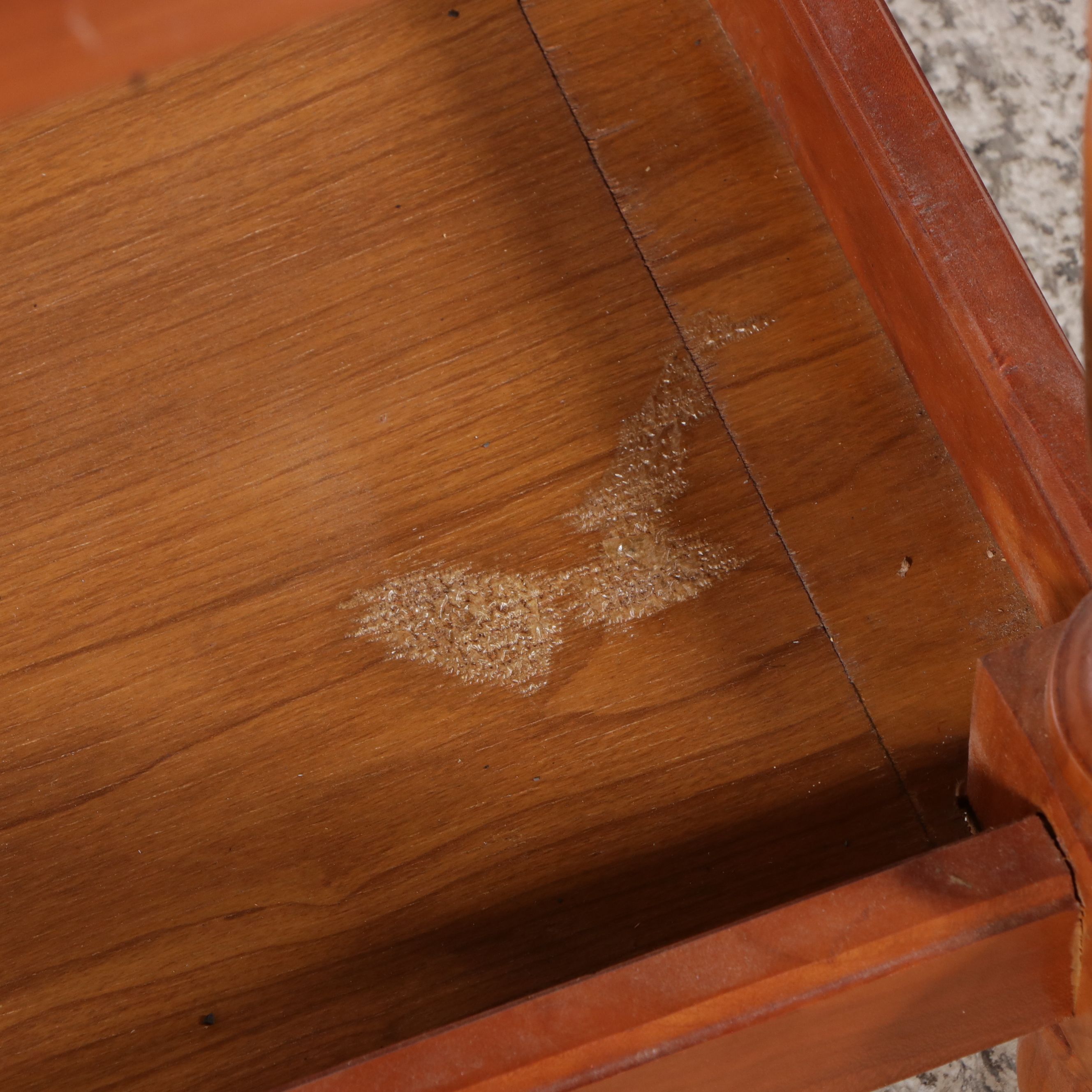 American Colonial Single-Drawer Nightstand