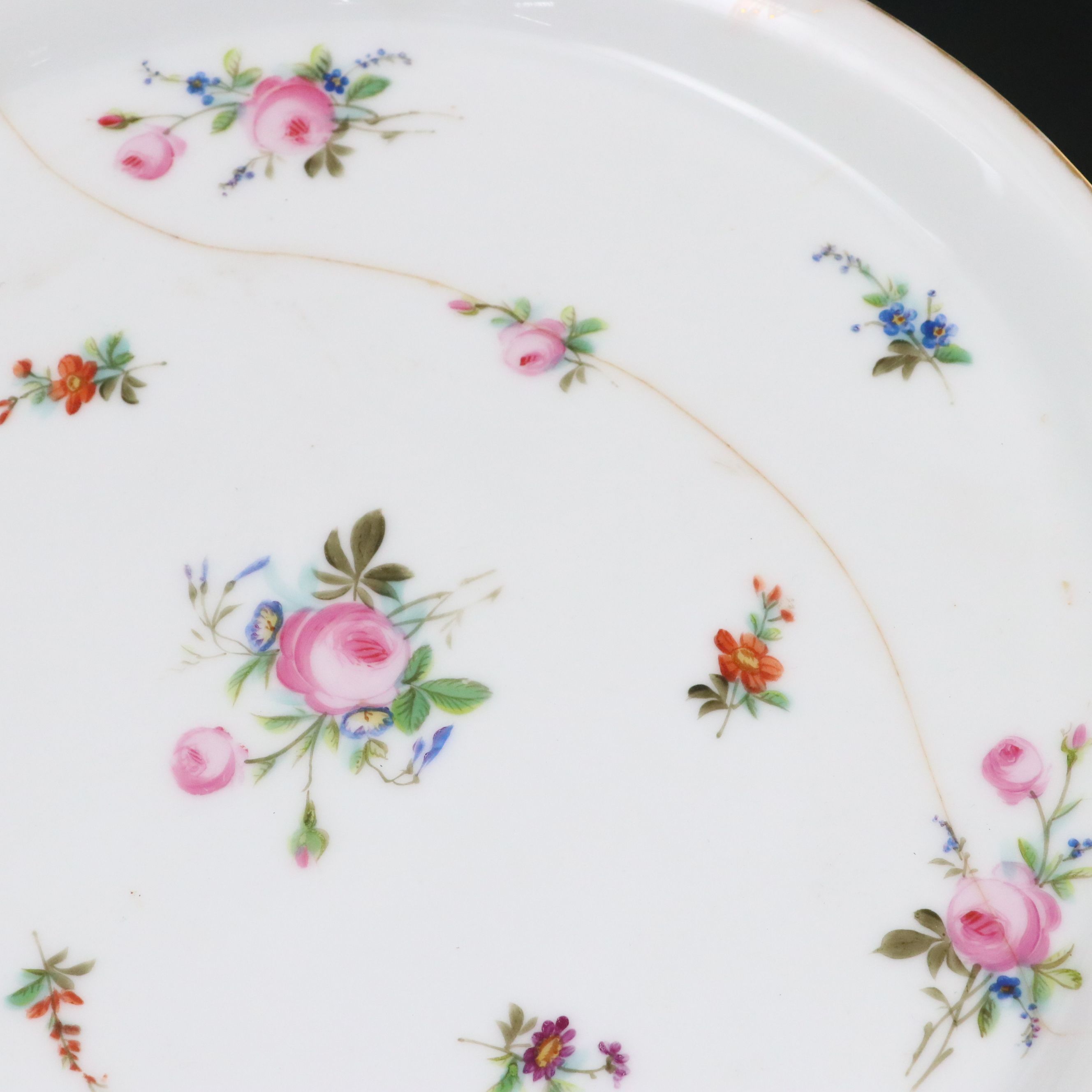 European Porcelain Hand-Painted Dessert Stand, 19th Century