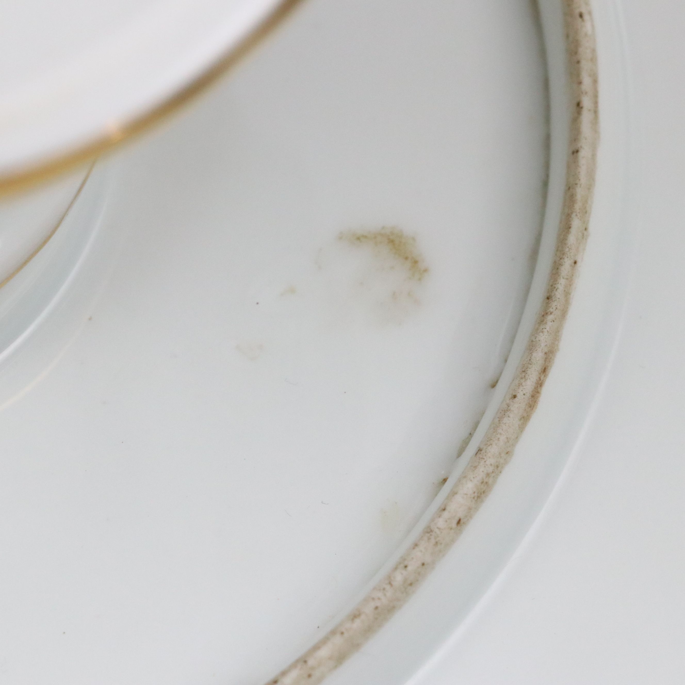 European Porcelain Hand-Painted Dessert Stand, 19th Century