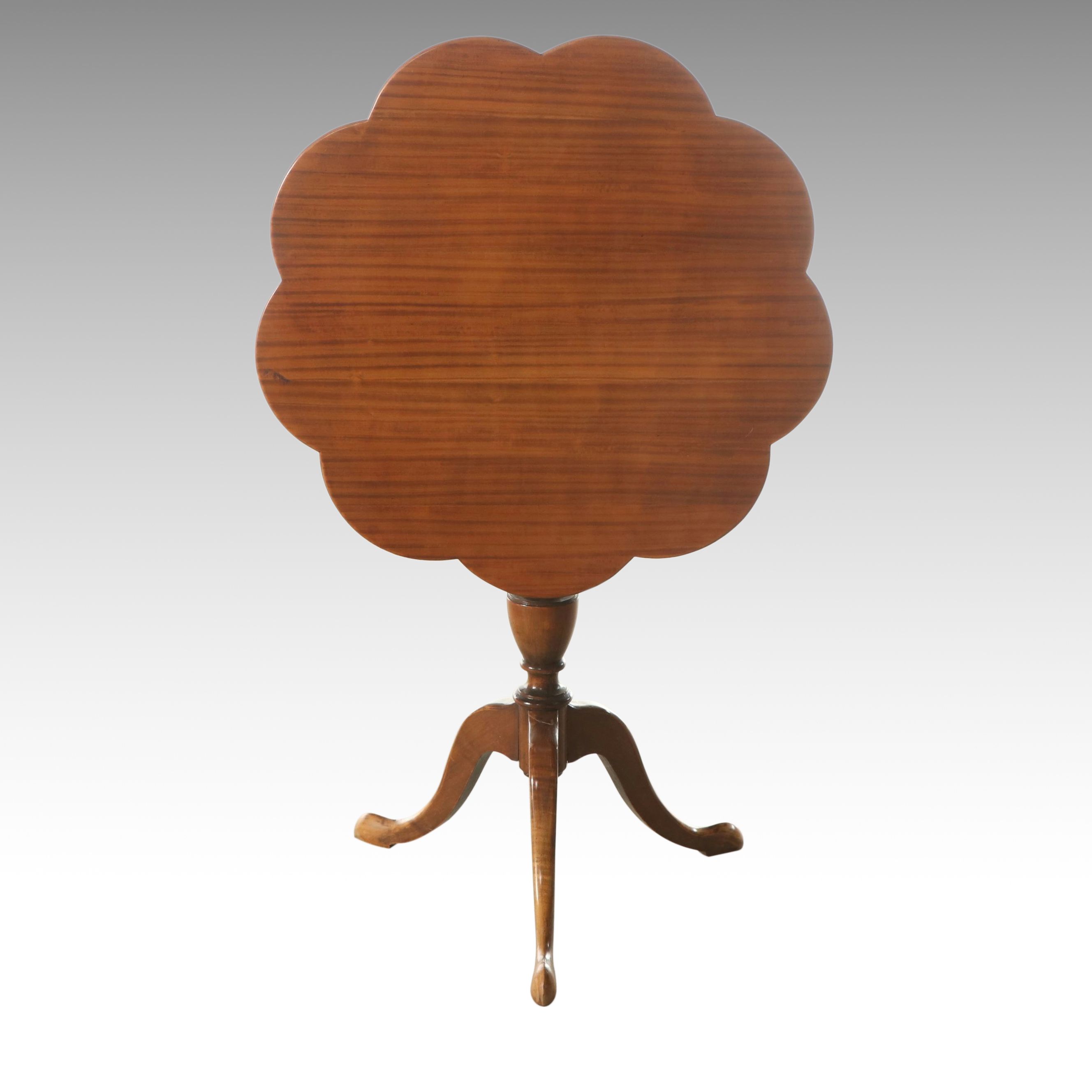 Georgian Style Mahogany Scalloped Edge Tilt-Top Table