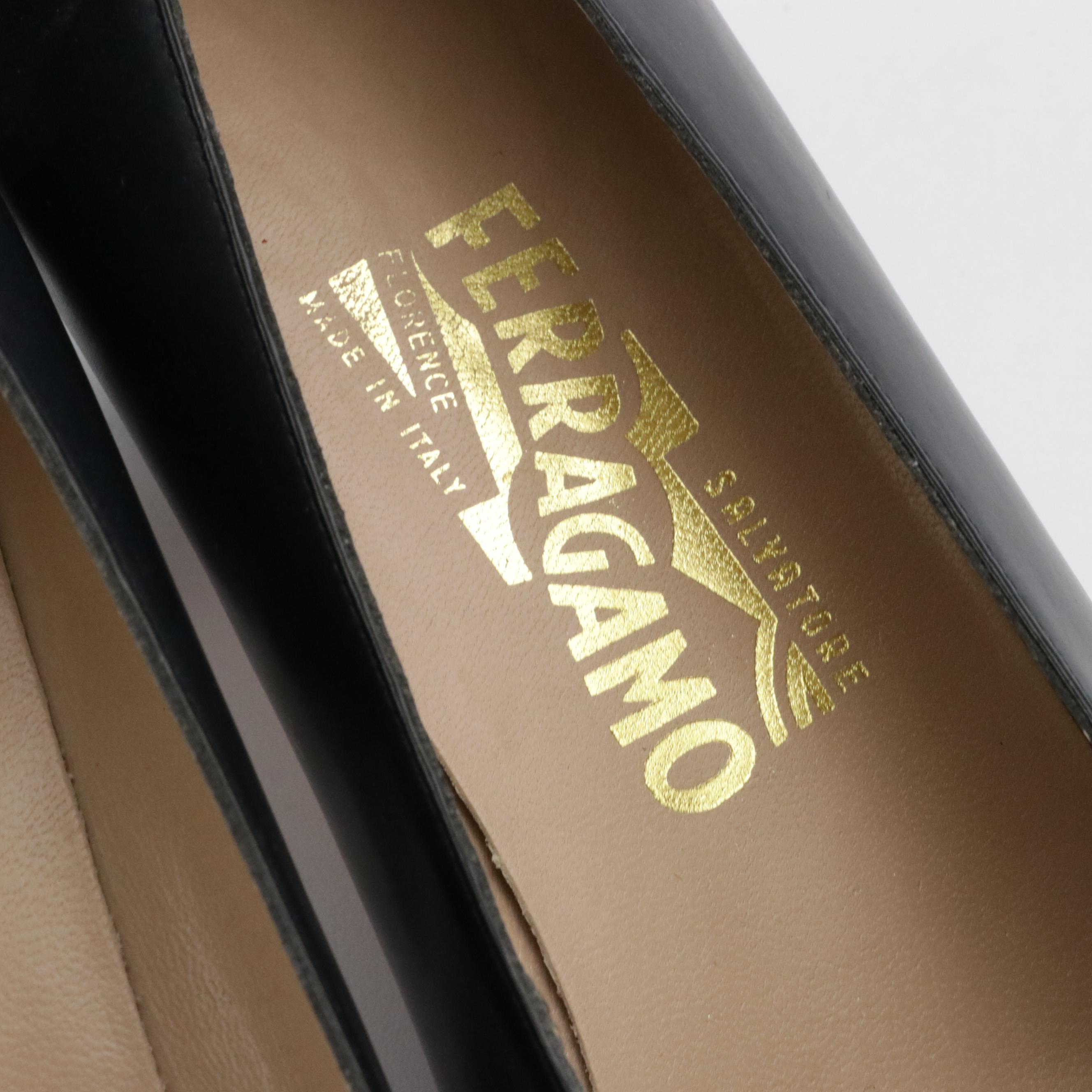 Salvatore Ferragamo Navy Blue Leather Vara Bow Pumps