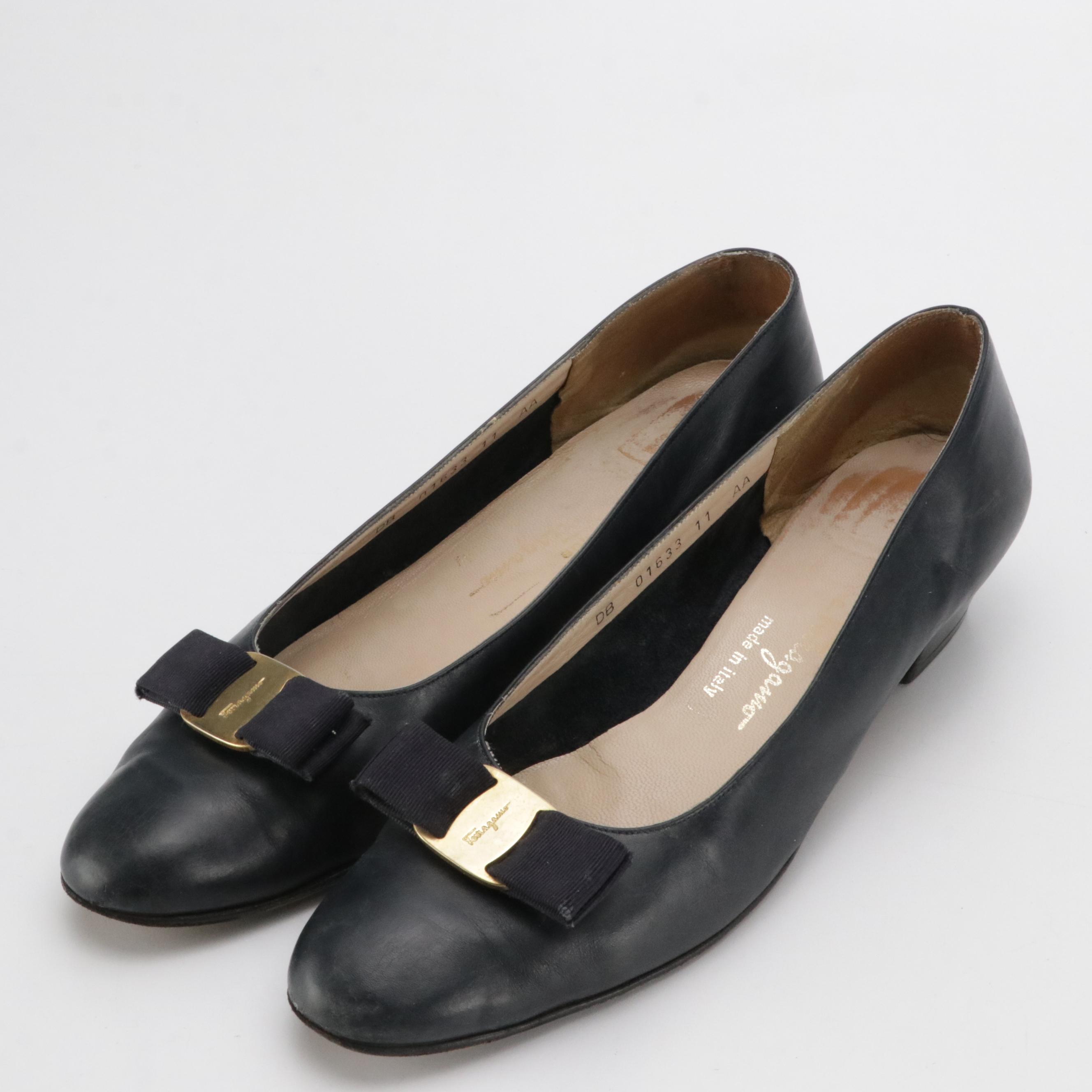Salvatore Ferragamo Navy Blue Leather Vara Bow Pumps