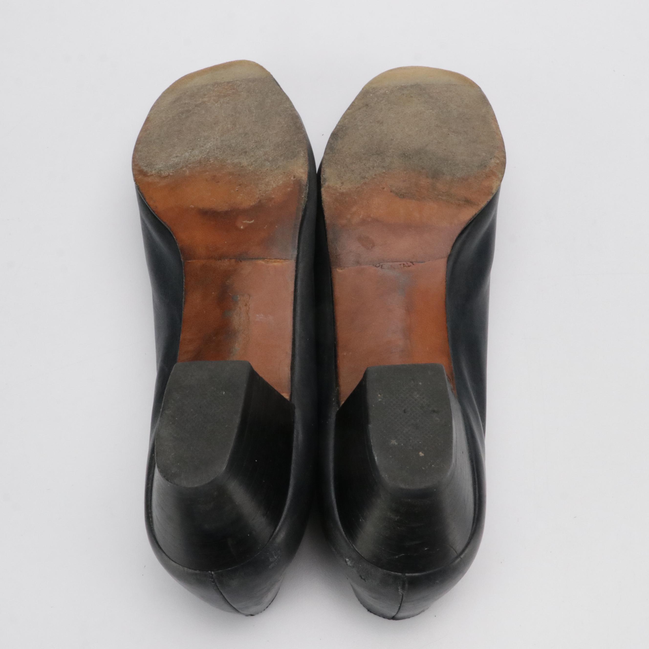 Salvatore Ferragamo Navy Blue Leather Vara Bow Pumps