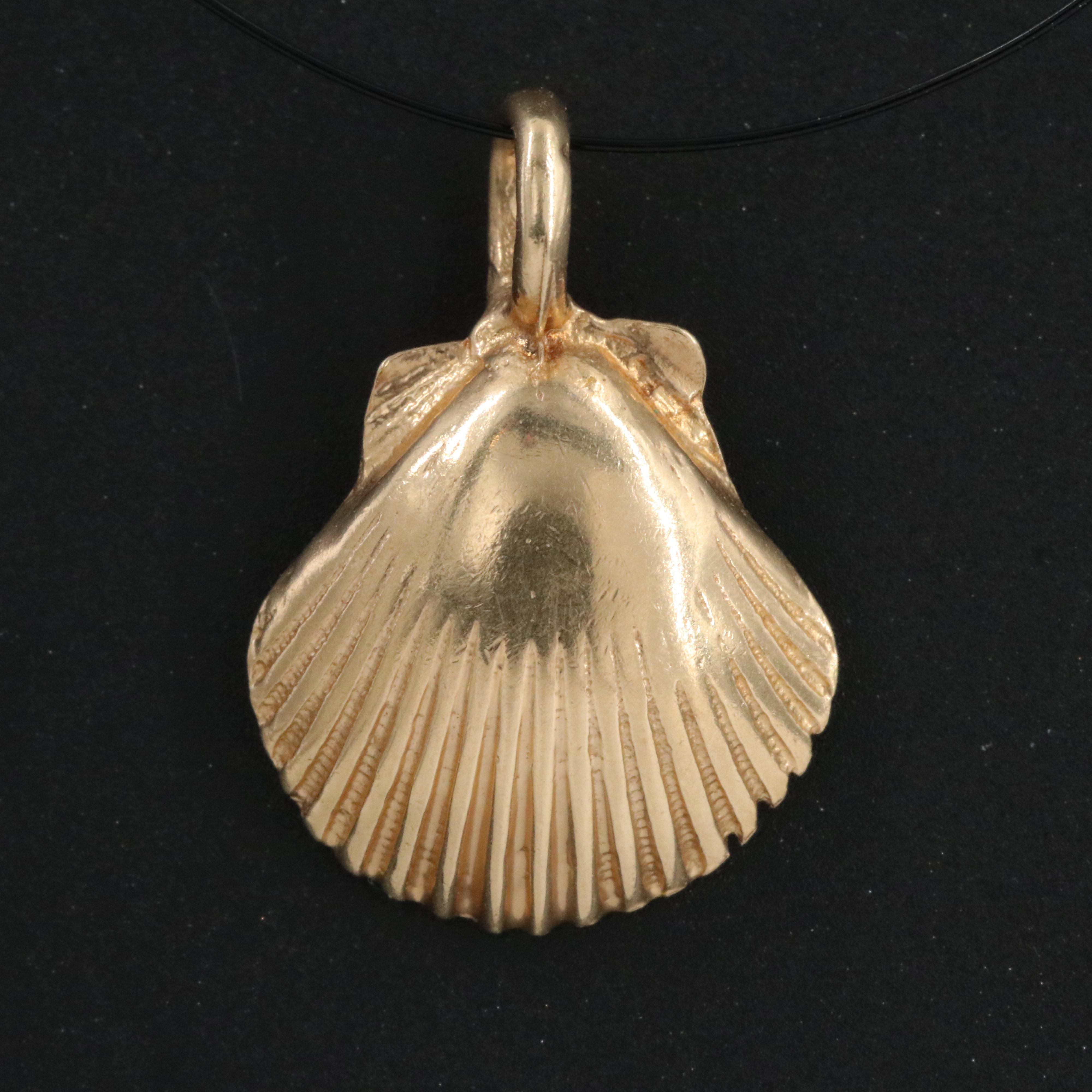 14K Shell Pendant