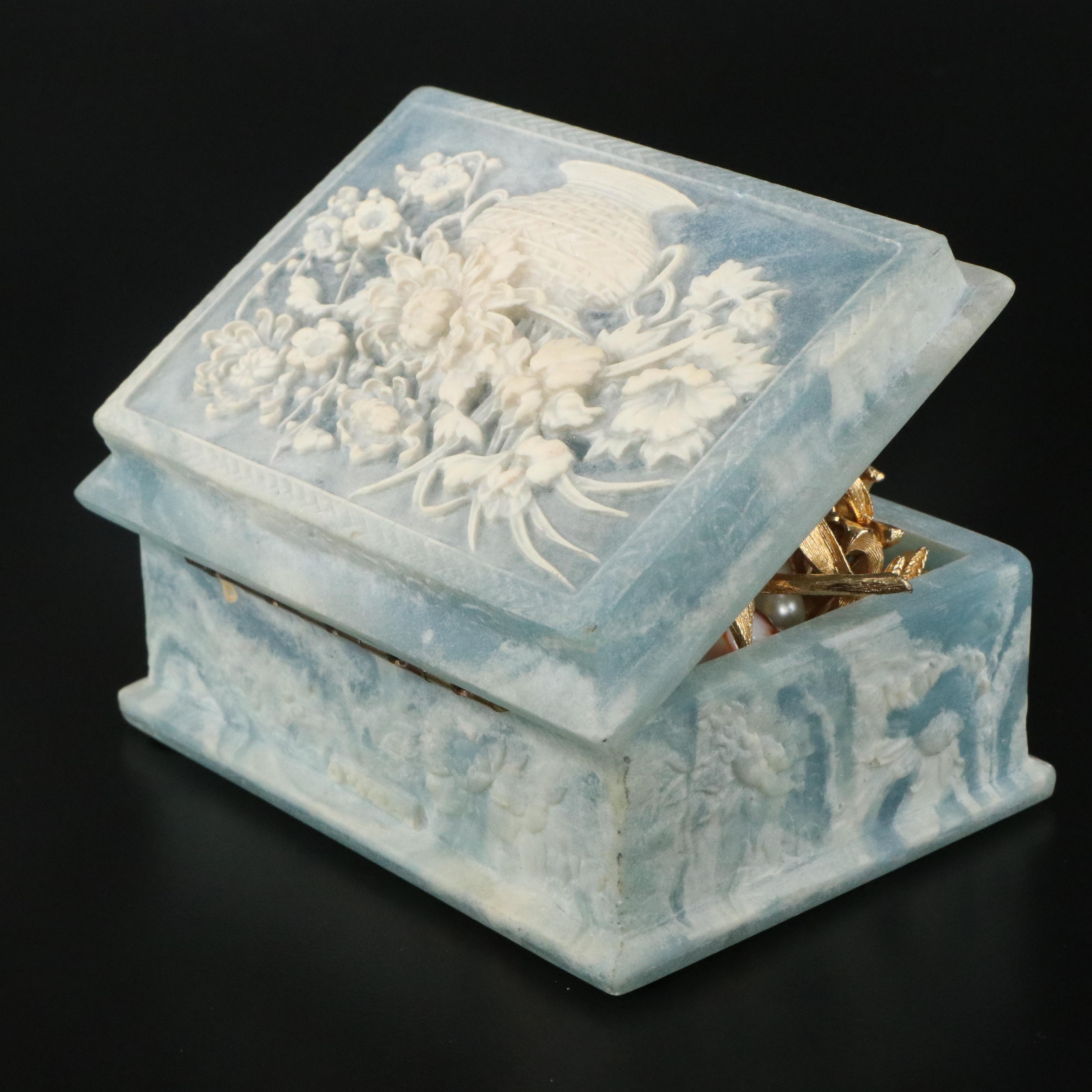 Uncommon Discoveries: Jewelry Collection