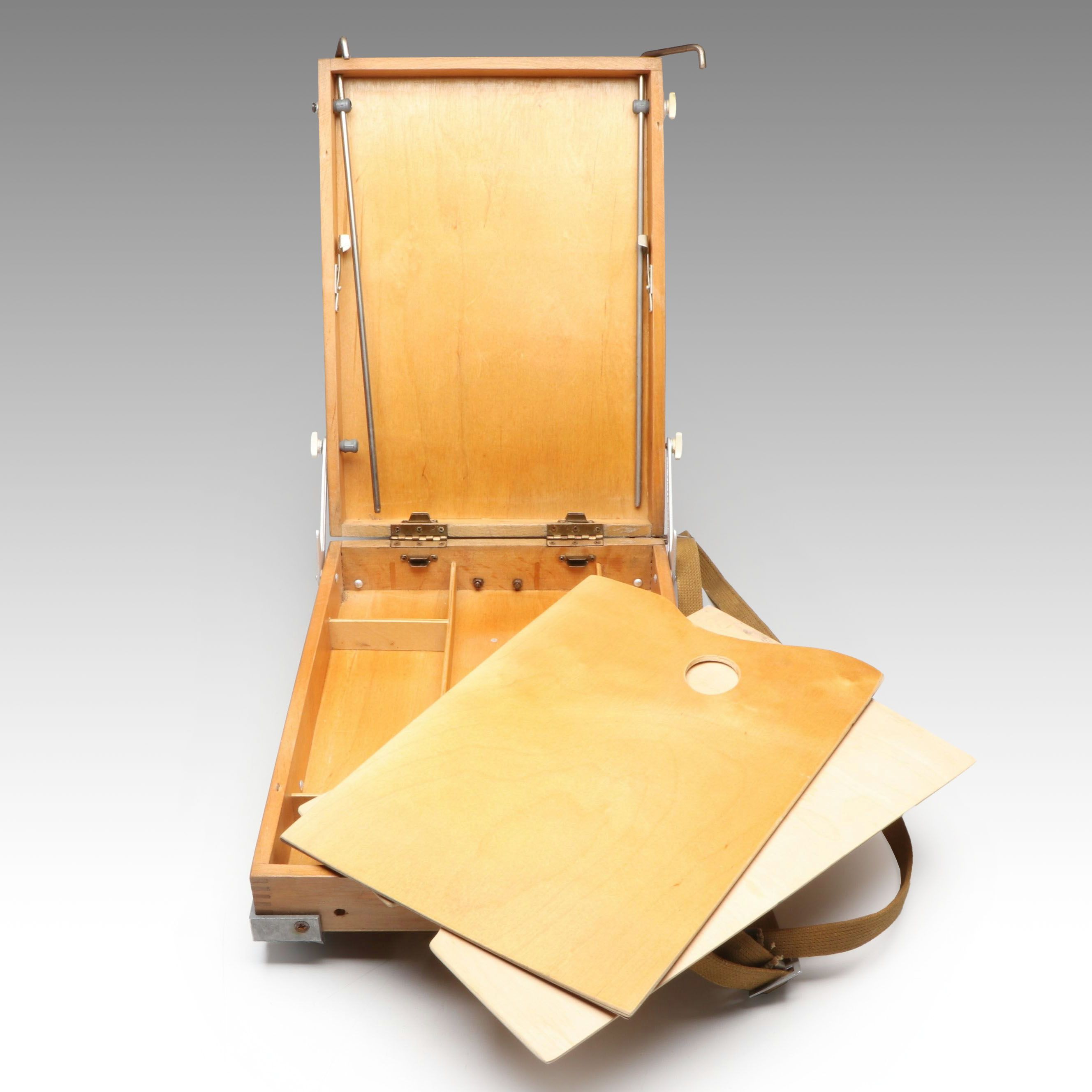 Varka French Field Easel with Wooden Palette