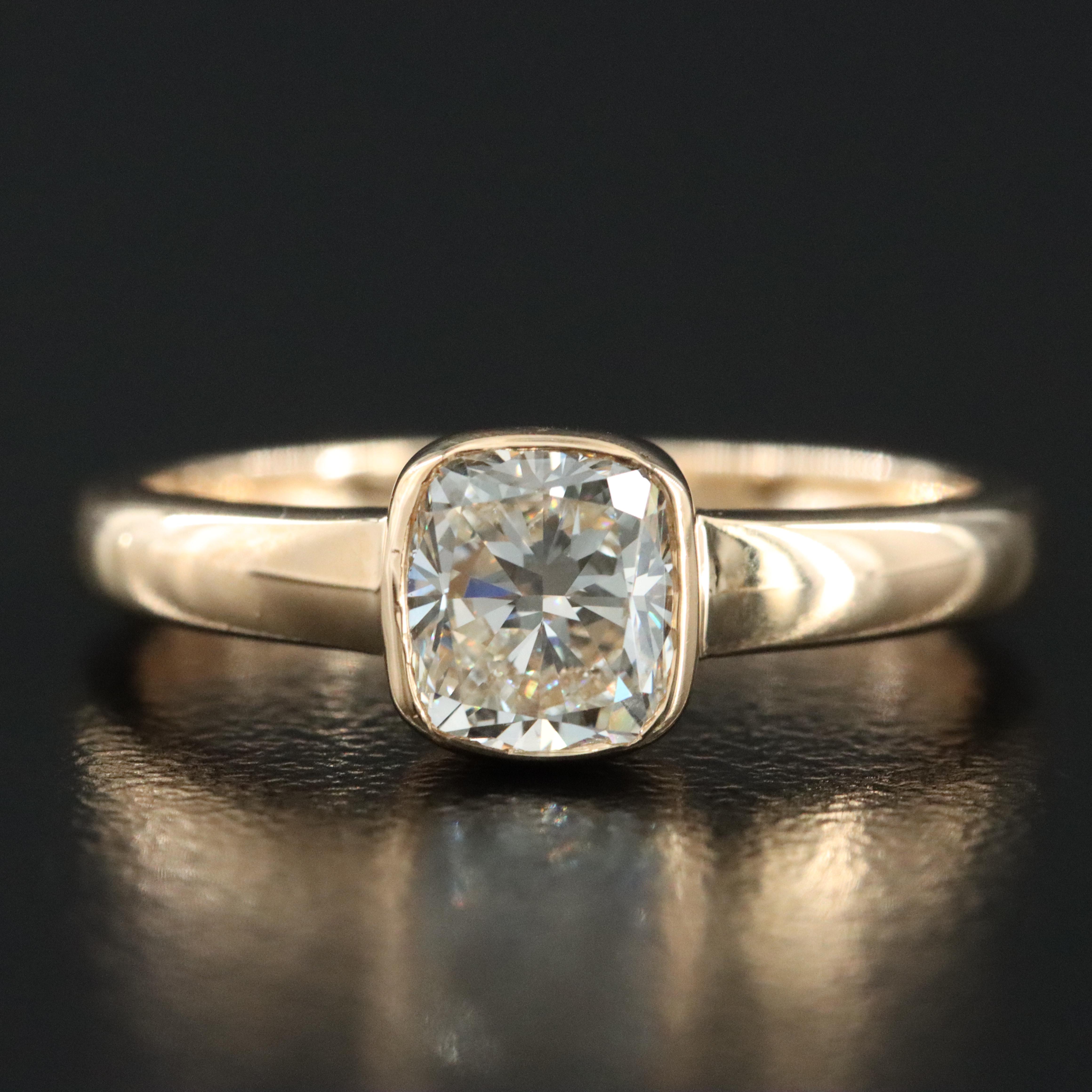 18K 0.90 CT Diamond Solitaire Ring with GIA Diamond Dossier