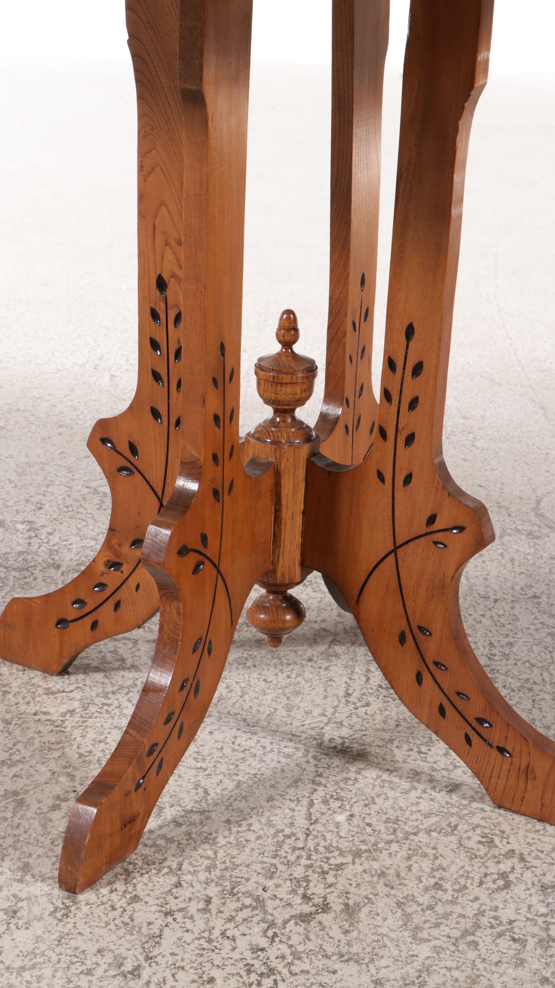 American Eastlake Style Wooden Parlor Table, Late 19th/Early 20th Century