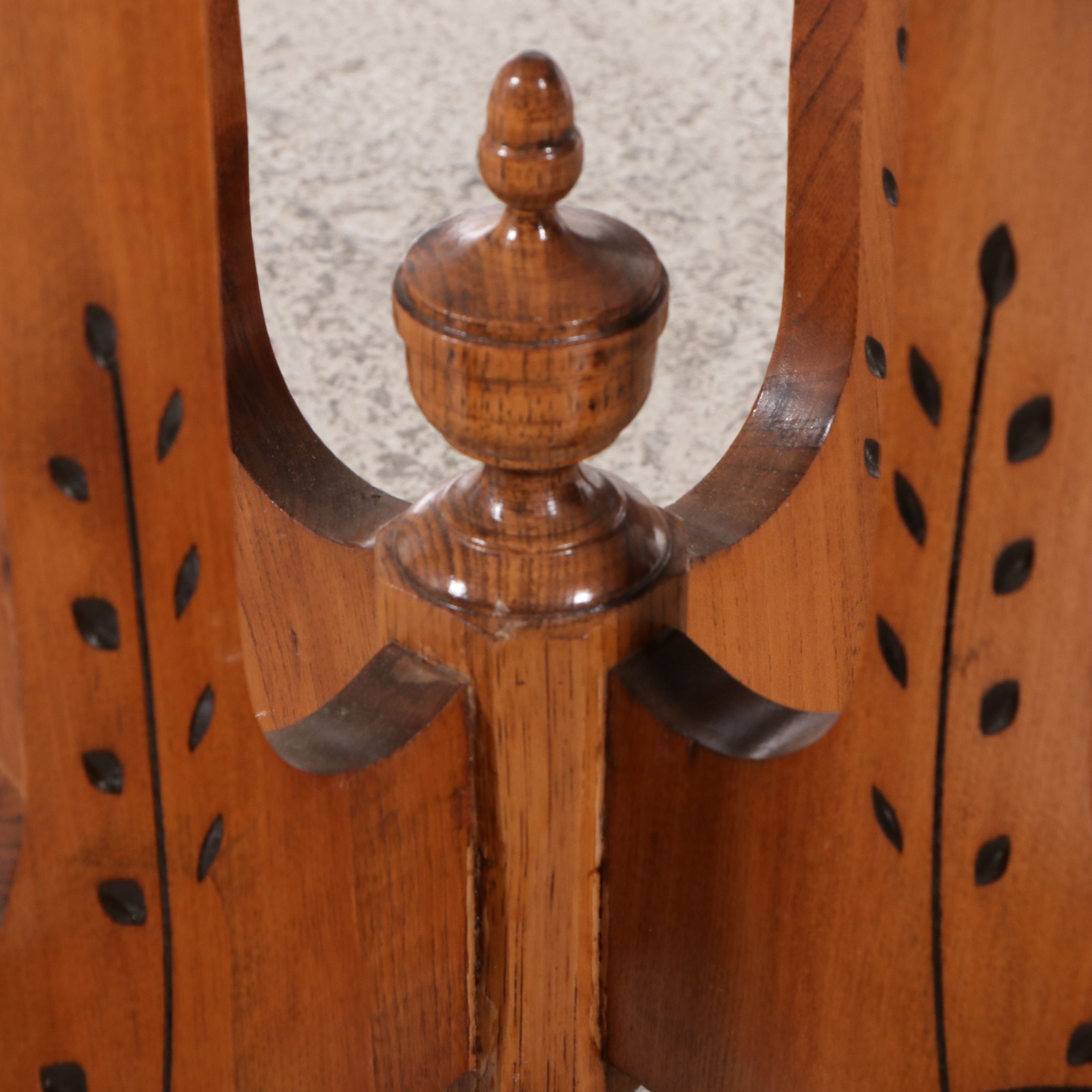 American Eastlake Style Wooden Parlor Table, Late 19th/Early 20th Century