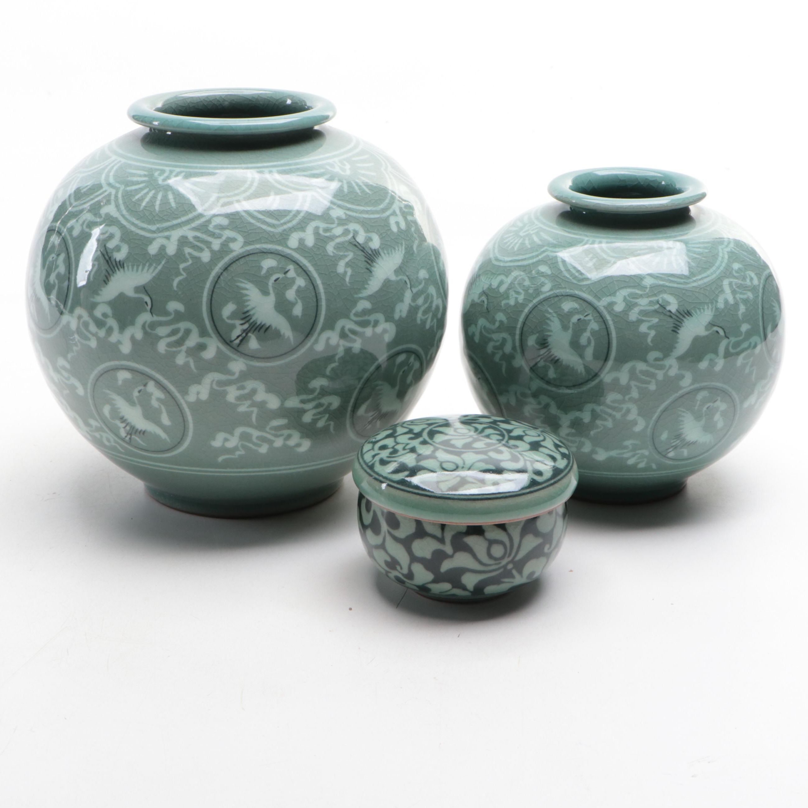 Korean Celadon Crowned Crane Emblem Globe Vases with Cobalt on Celadon Box
