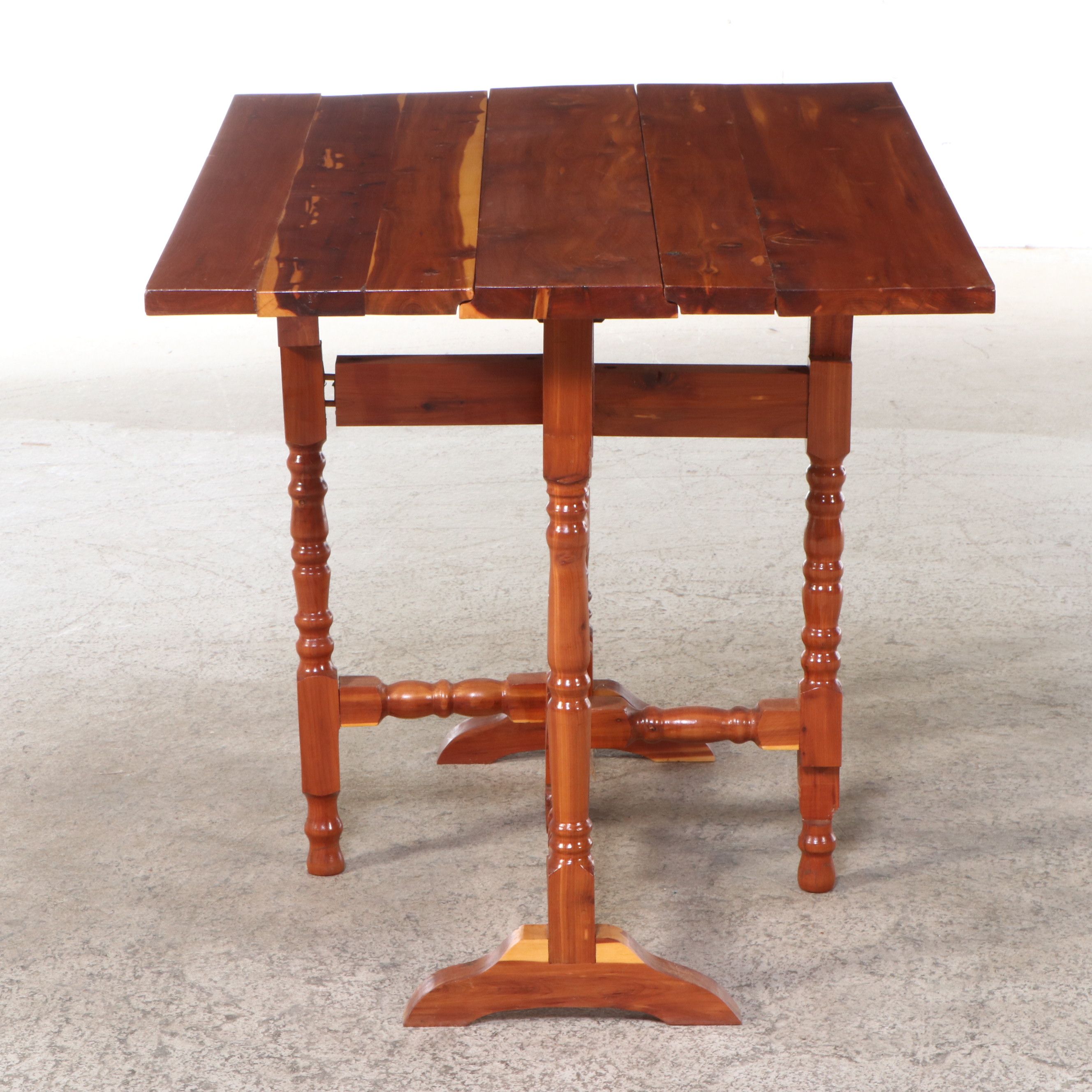 William and Mary Style Wooden Gate-Leg Drop-Leaf Table, Mid to Late 20th Century