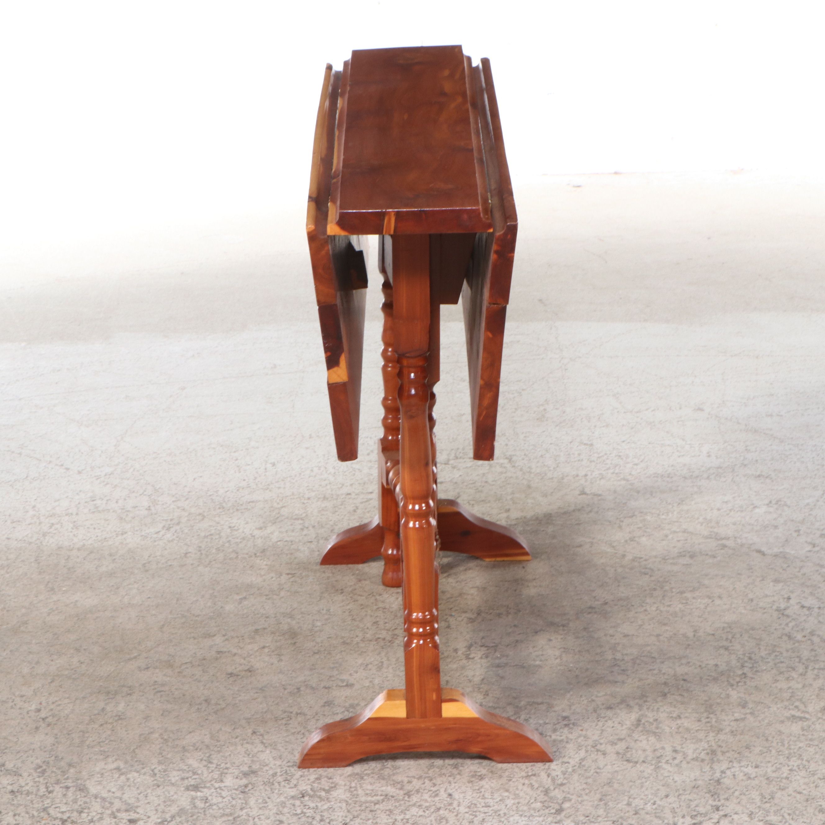 William and Mary Style Wooden Gate-Leg Drop-Leaf Table, Mid to Late 20th Century