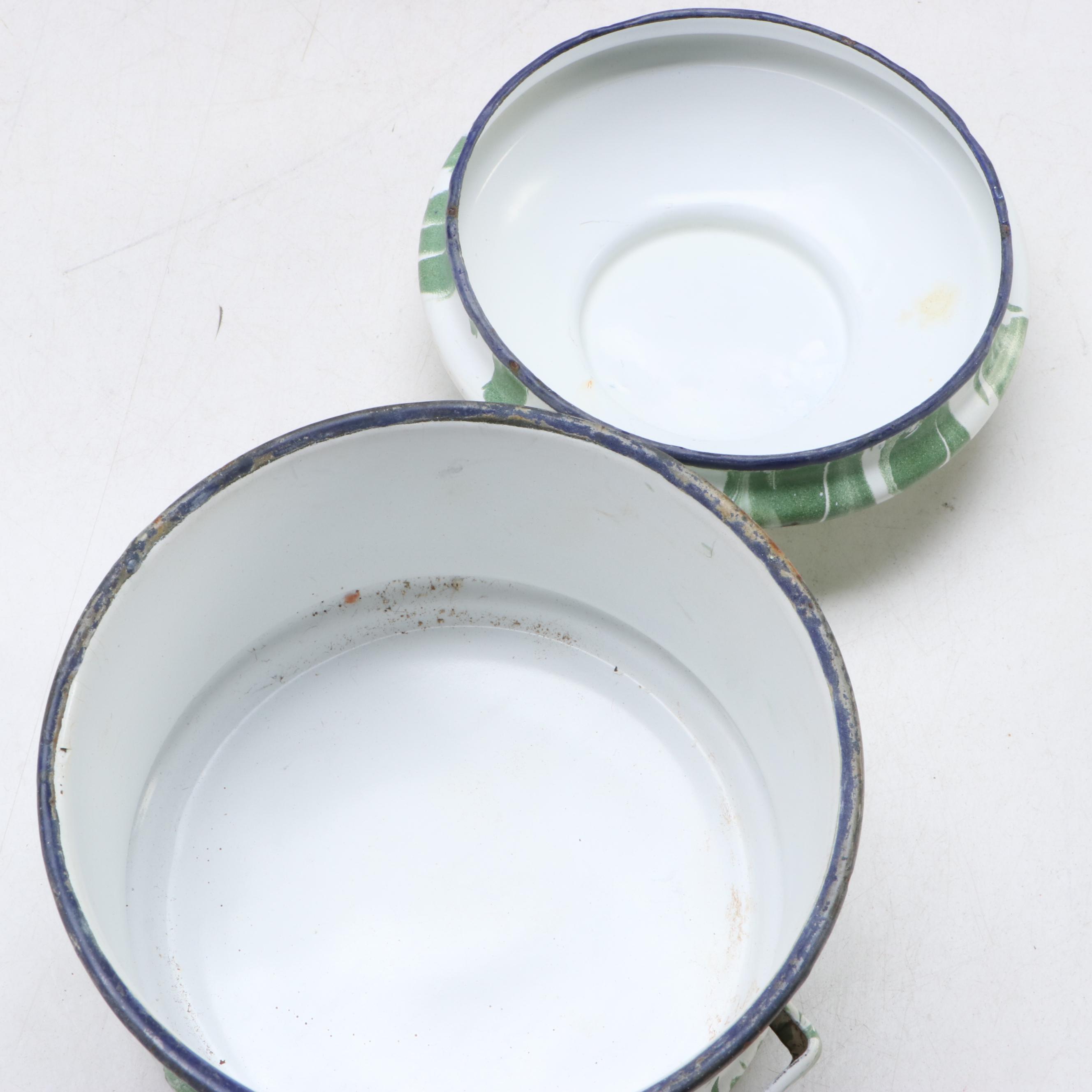 Green White Swirl Enamelware Graniteware Tiffin with Melon Shaped Mold