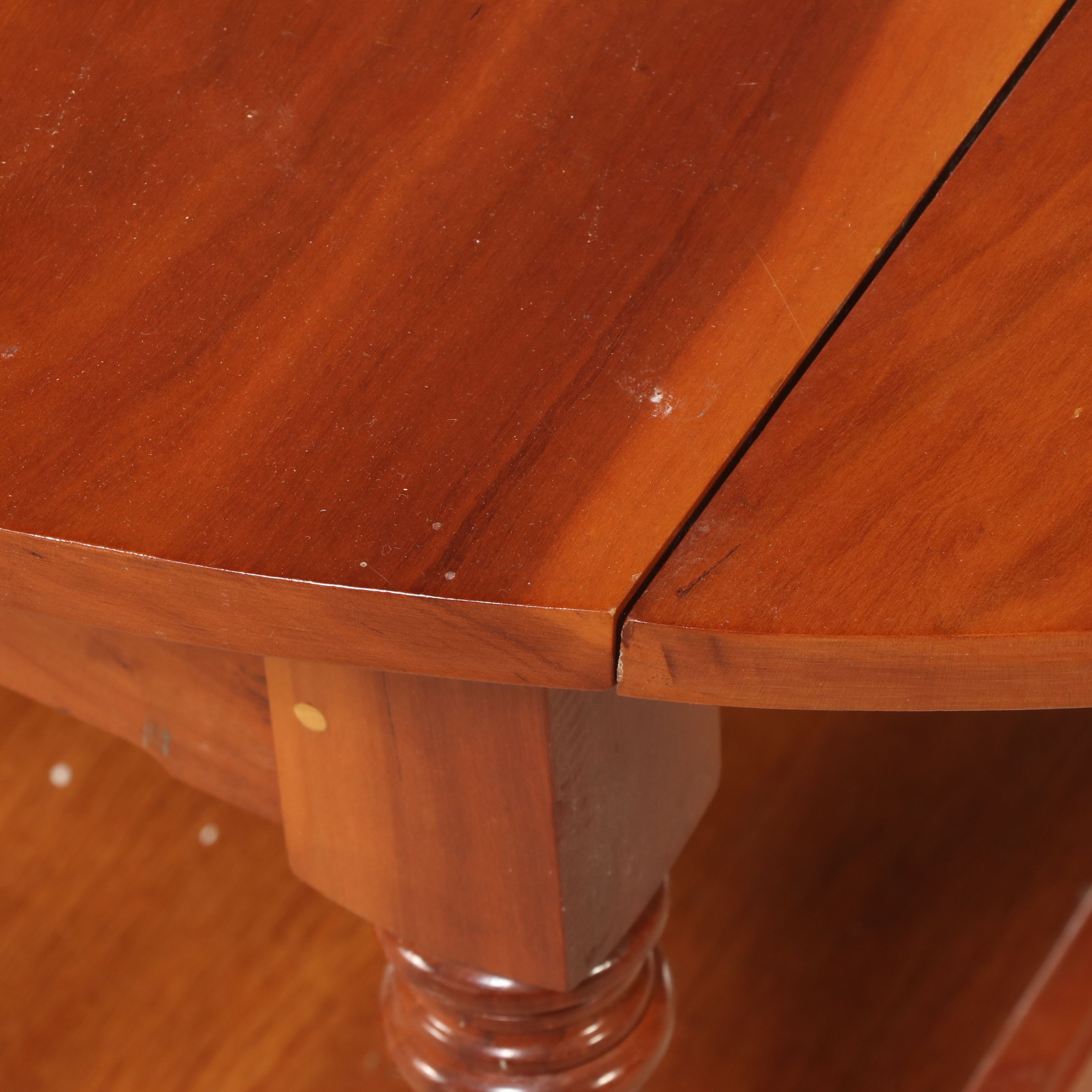 American Colonial Style Cherry Butterfly Table