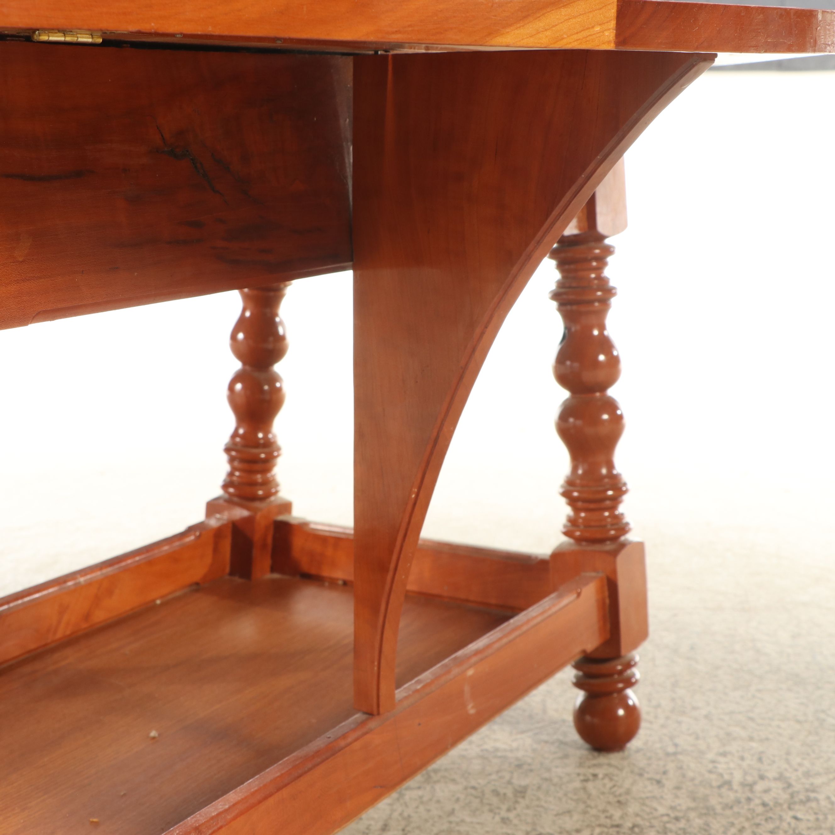 American Colonial Style Cherry Butterfly Table