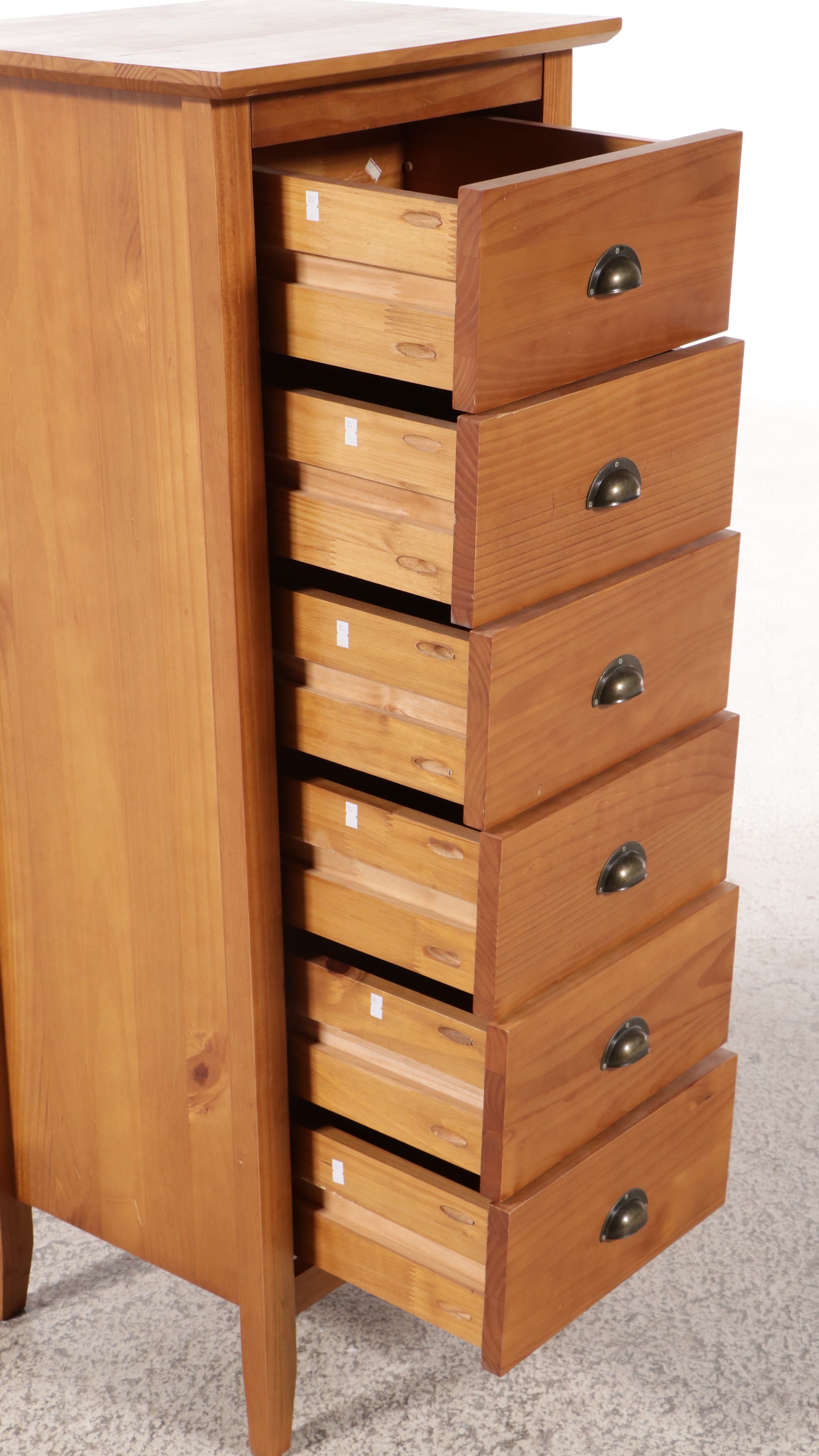 Shaker Style Lingerie Chest