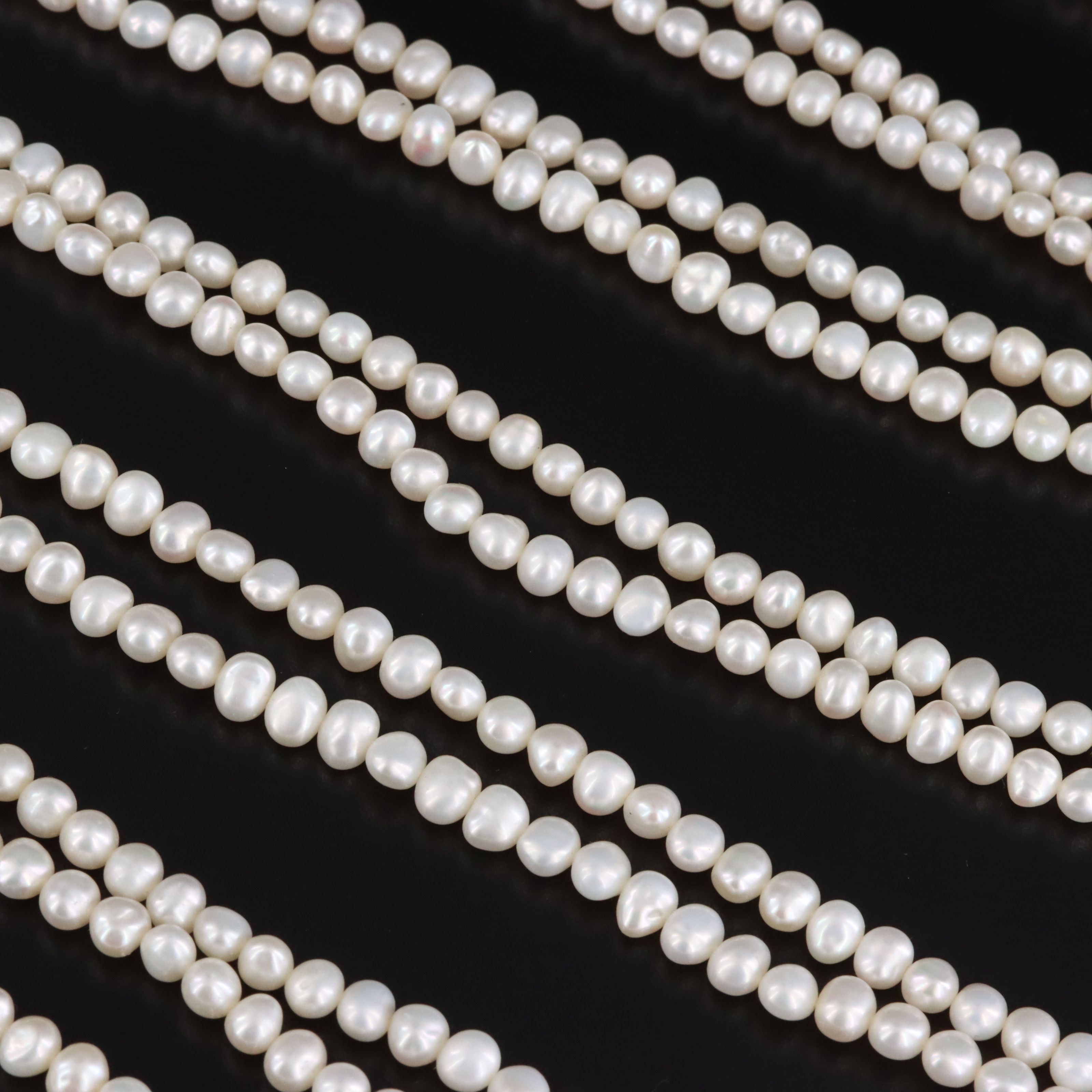 Rope Length Pearl Necklace