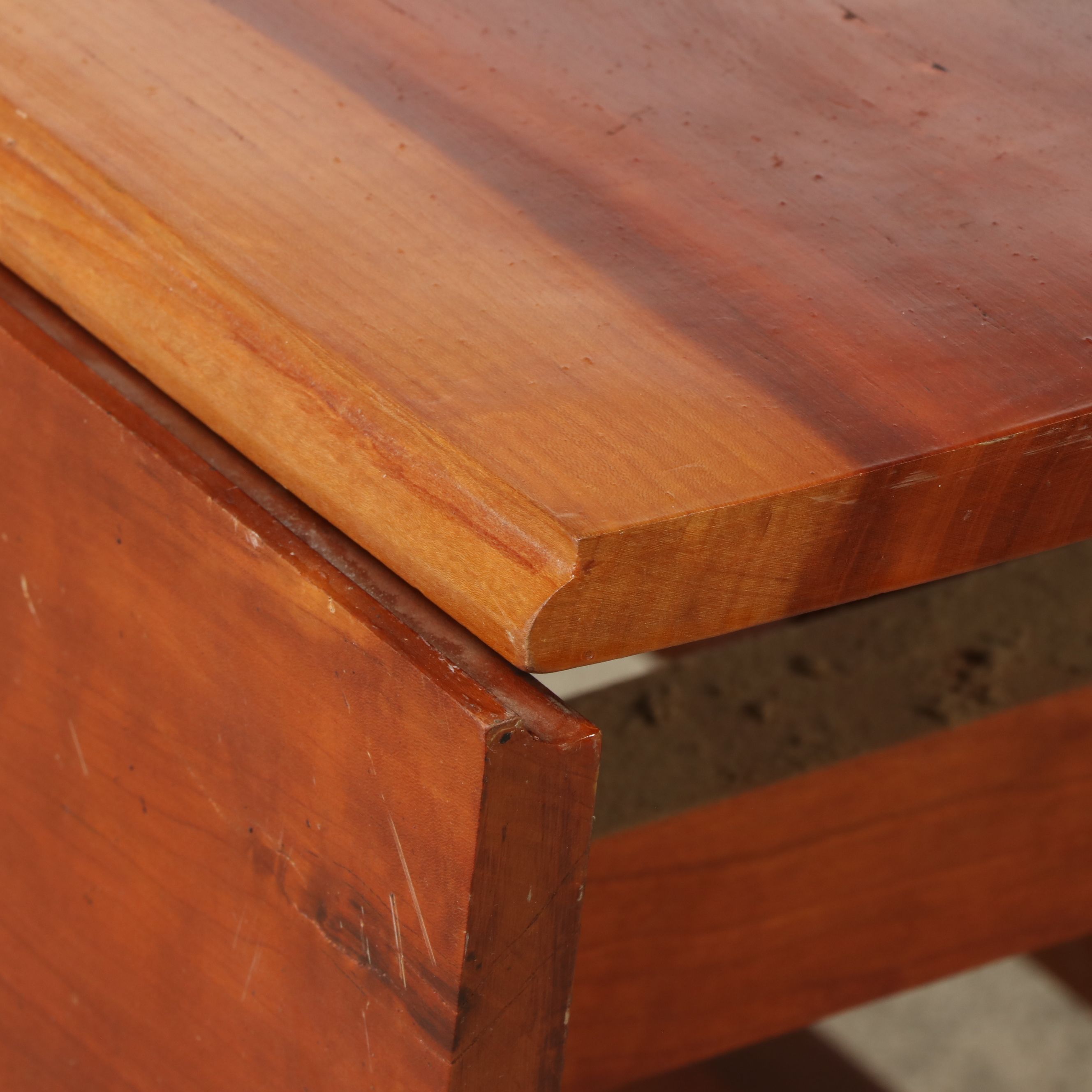 Turned Gate-Leg Drop-Leaf Table