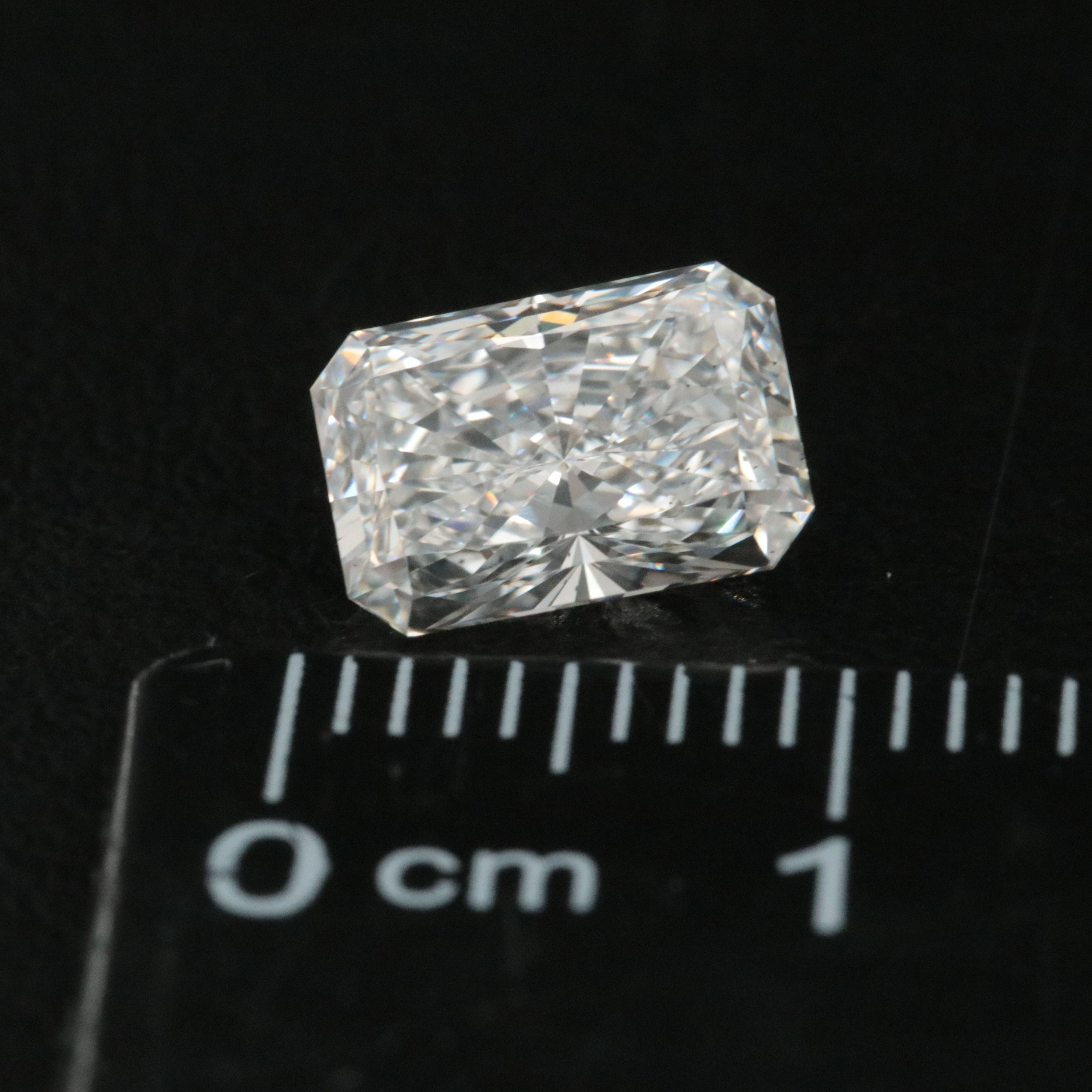 Loose 1.73 CT Lab Grown Diamond with IGI Report