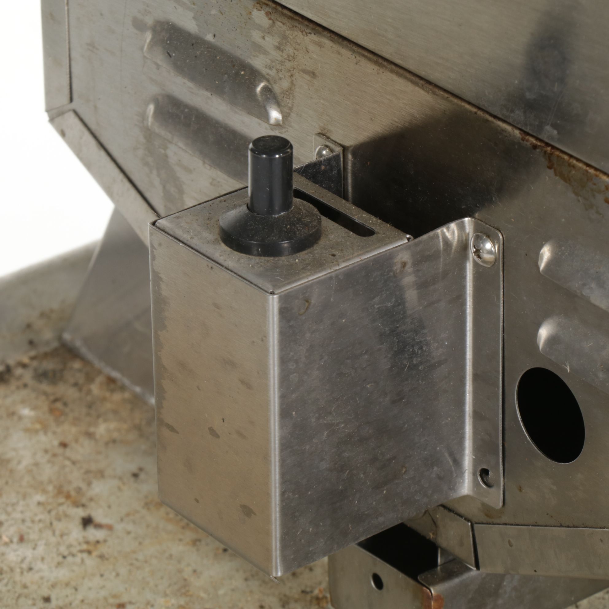 Masterbuilt Portable LP Gas Grill with Rolling Cart and Cover