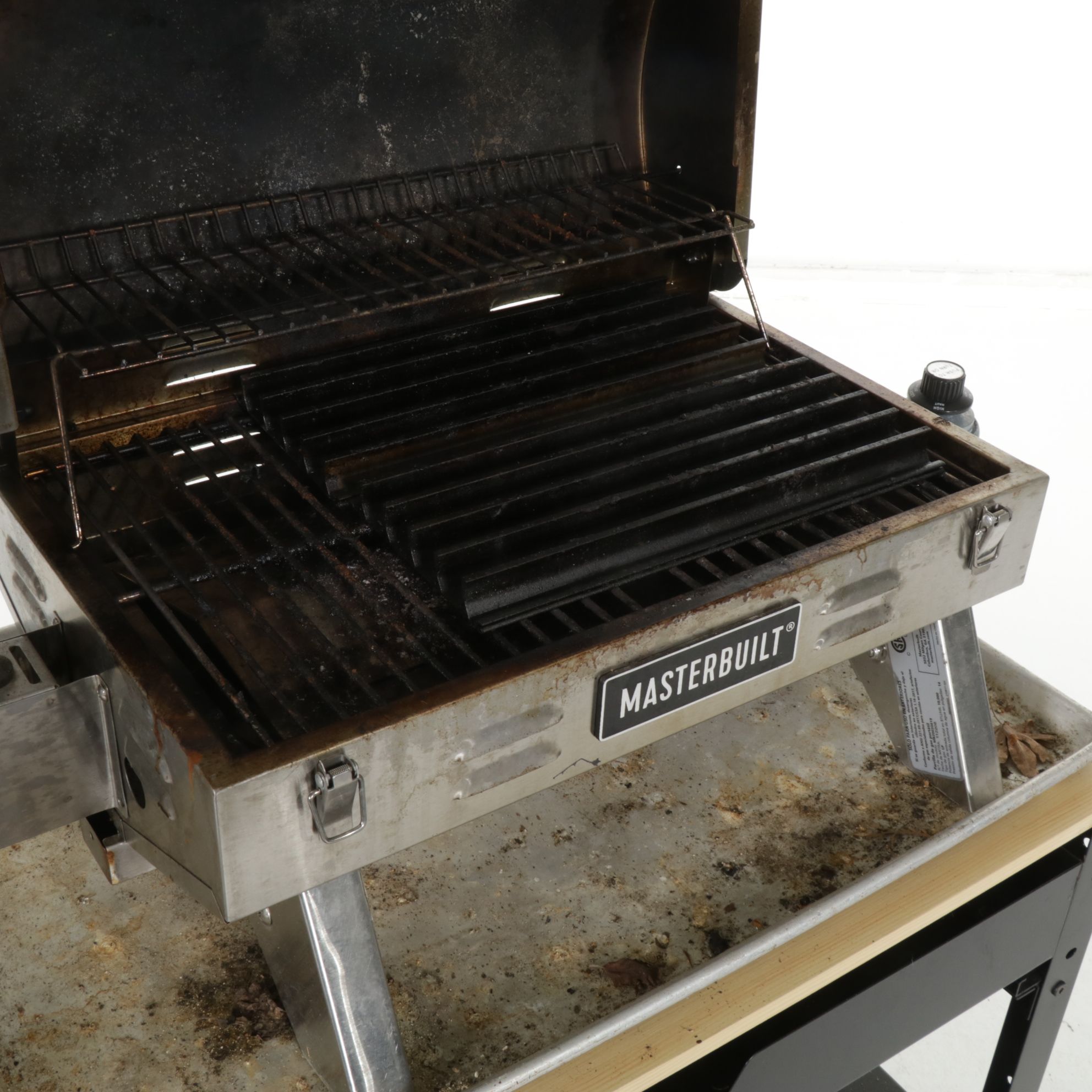 Masterbuilt Portable LP Gas Grill with Rolling Cart and Cover