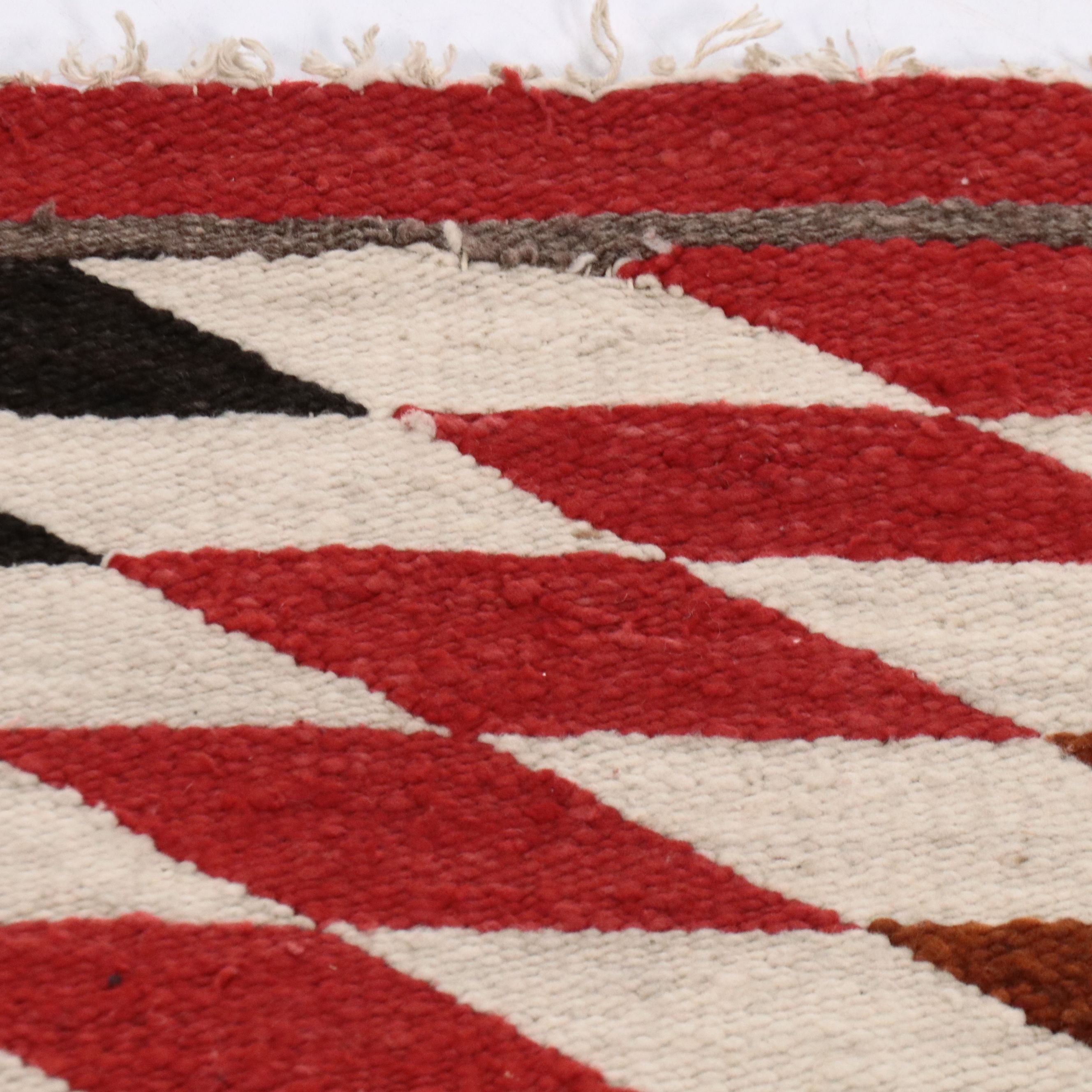 1'6 x 3'3 Handwoven Navajo Accent Rug