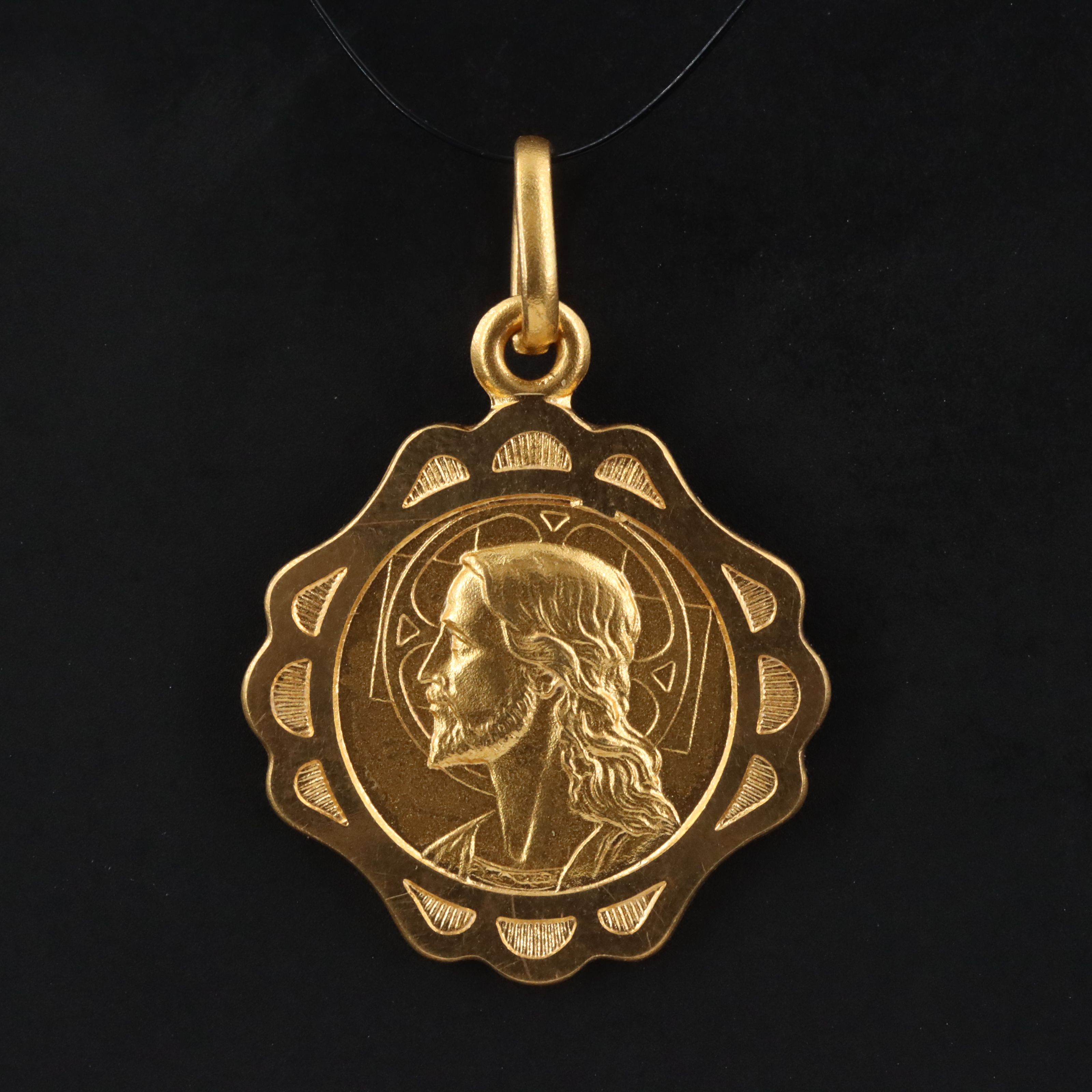 Italian UnoAErre 18K Jesus Pendant