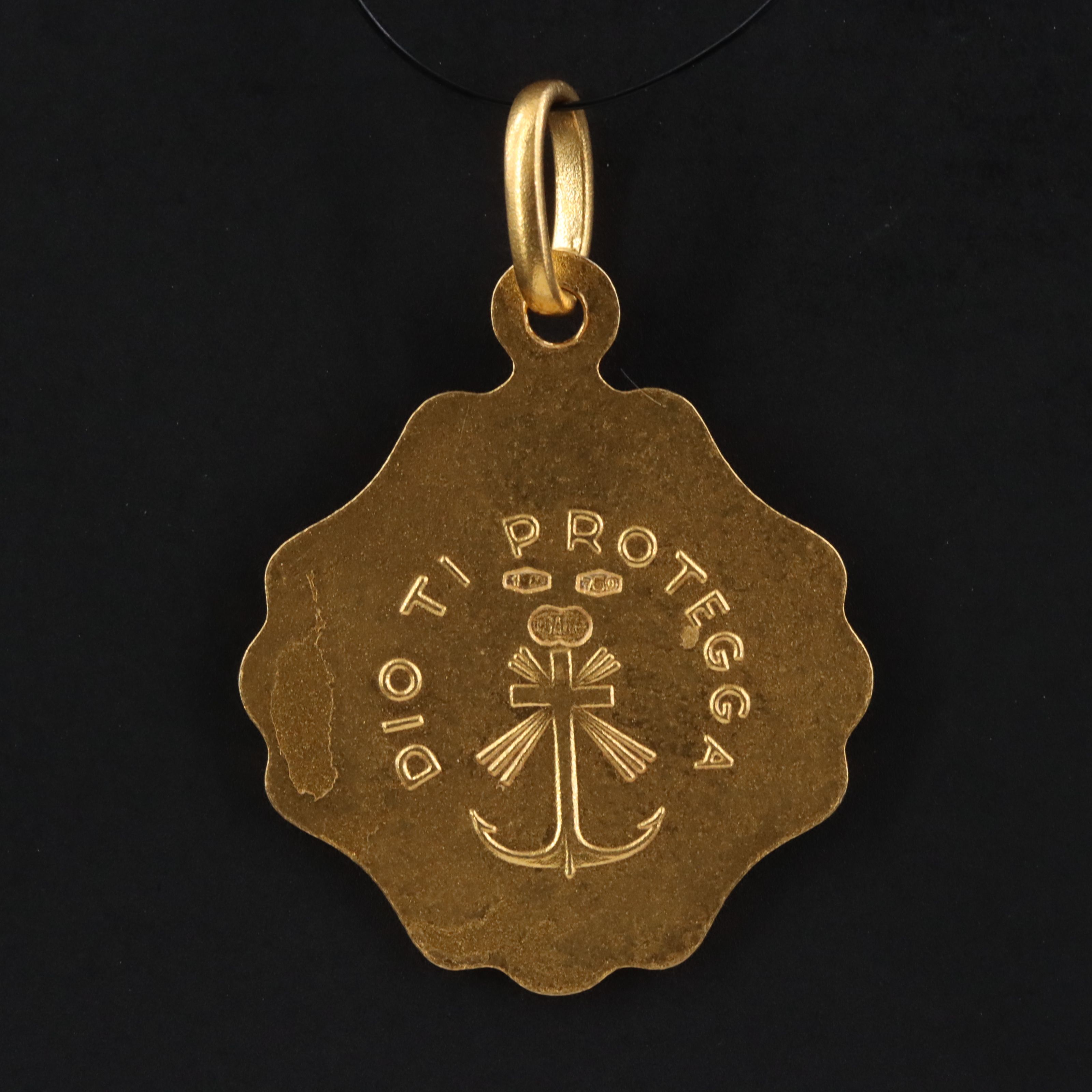 Italian UnoAErre 18K Jesus Pendant