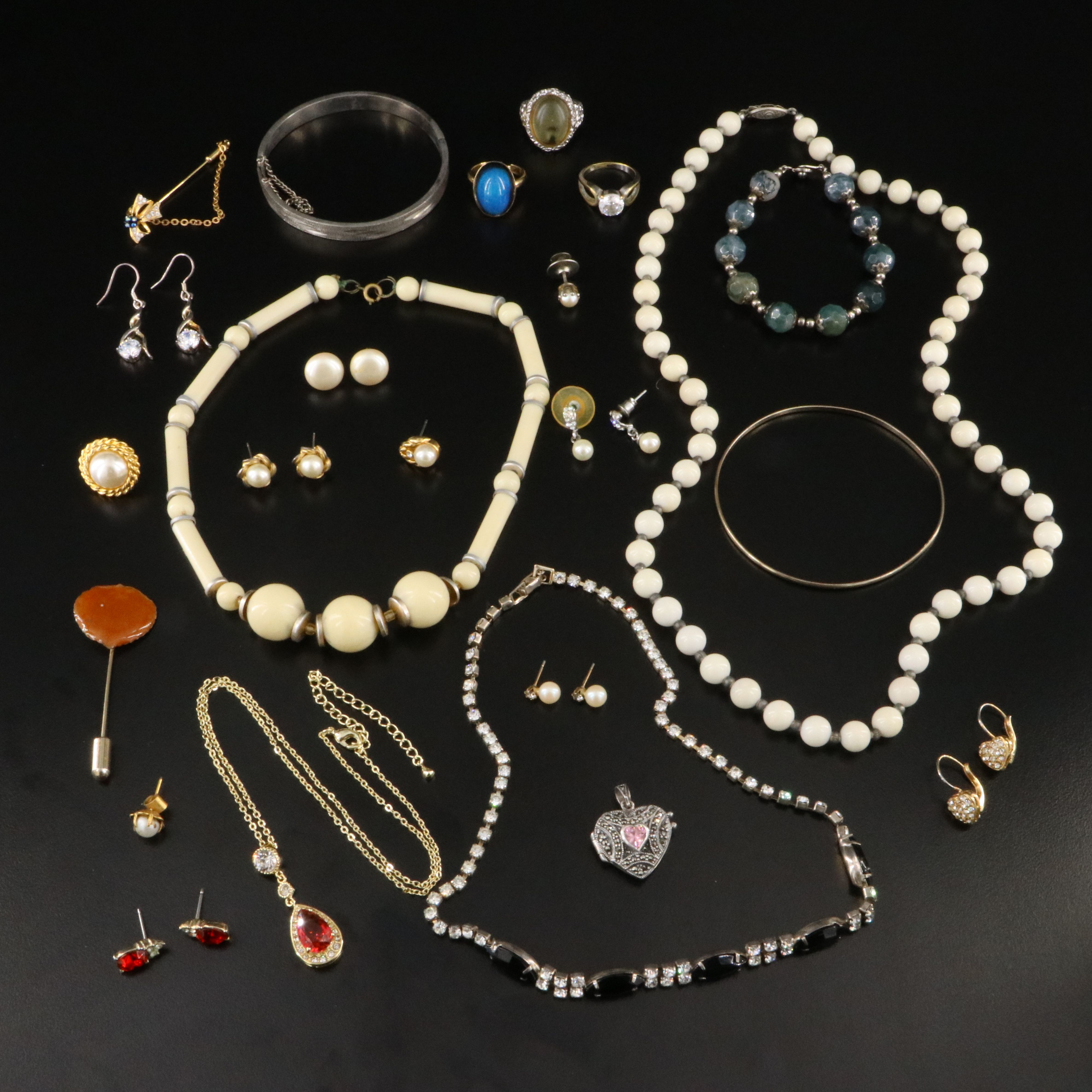 Sterling Locket, Agate and Pearls Featured in Jewelry Collection