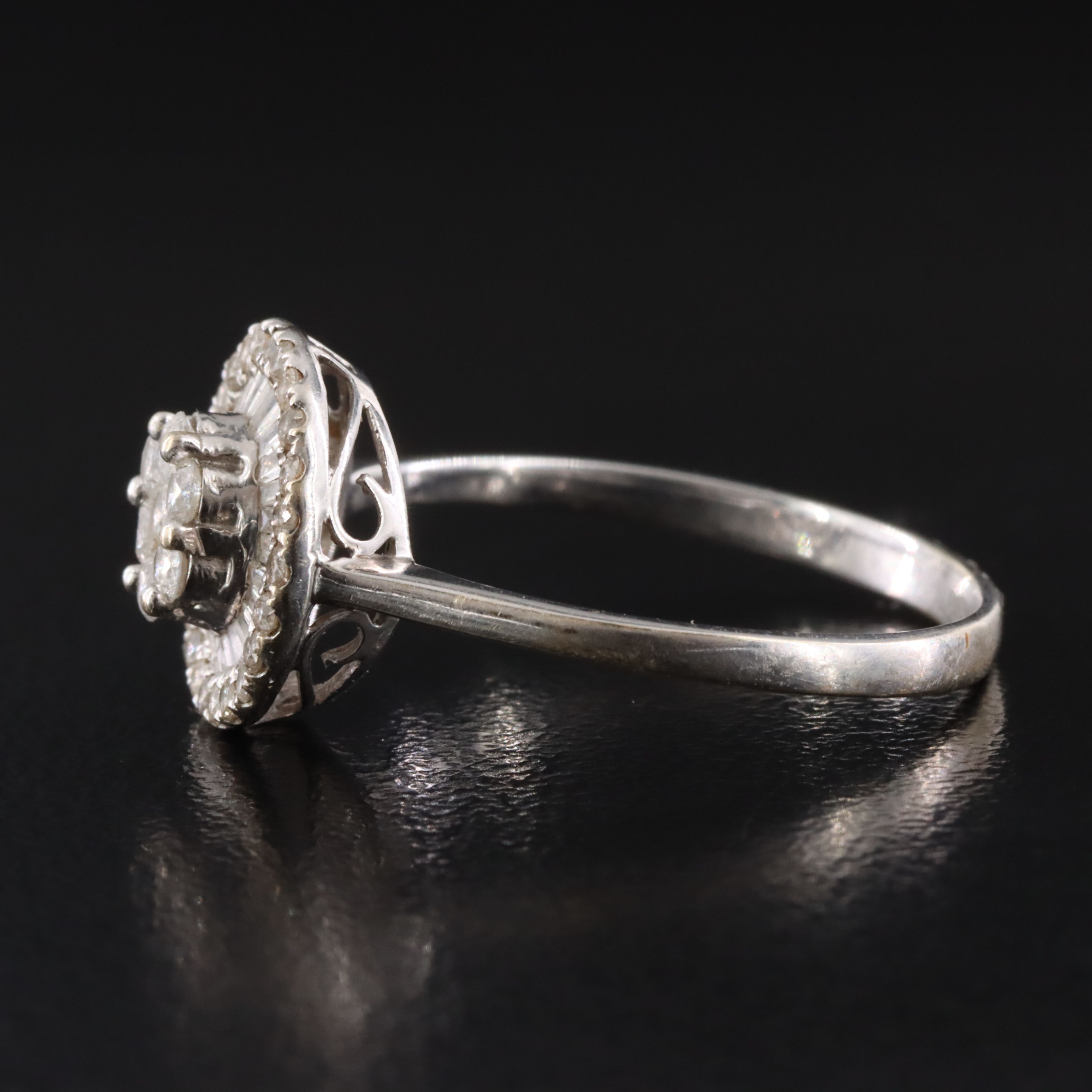 18K 0.50 CTW Diamond Ring