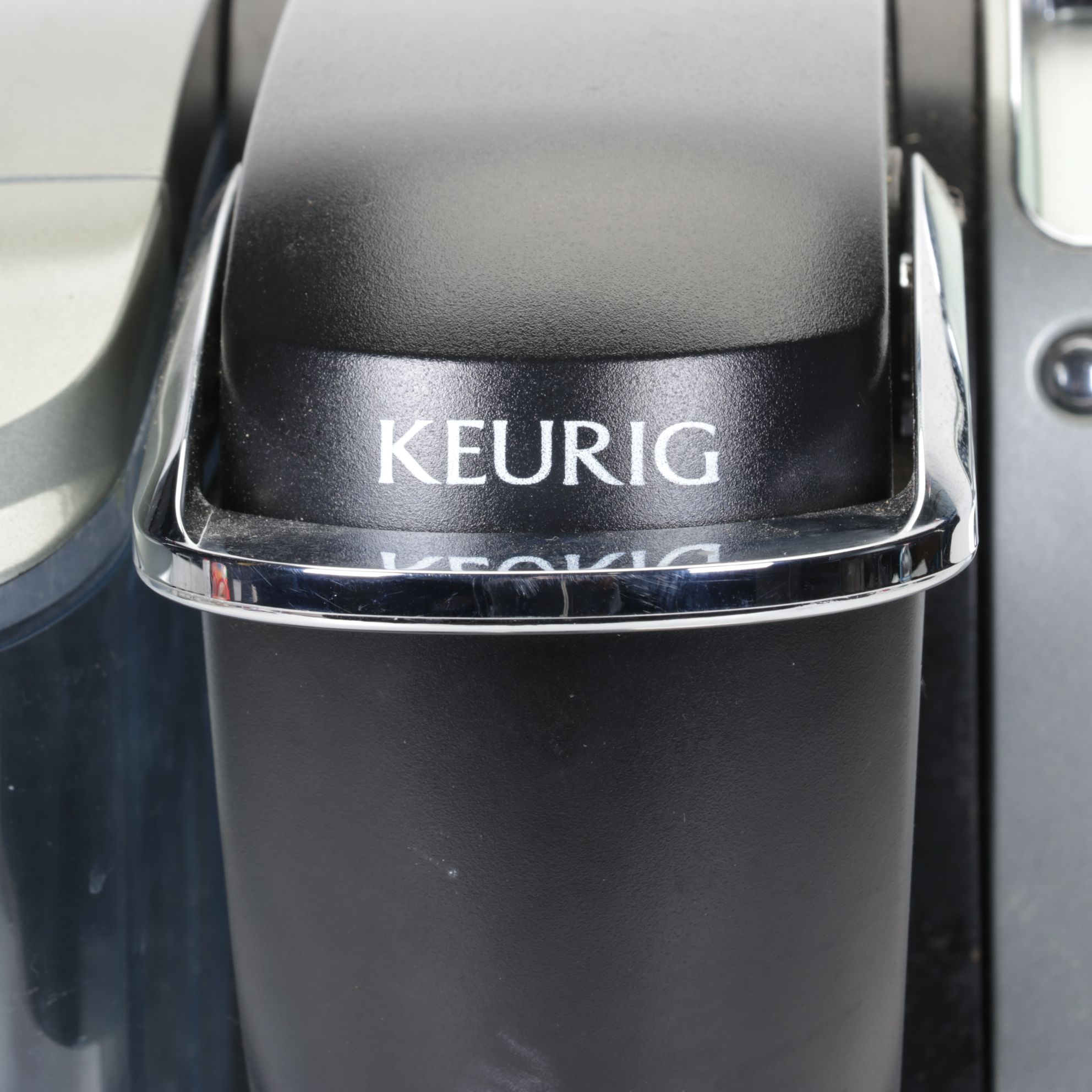 Kuerig Platinum Coffee Brewer & Breville Four Slice Toaster