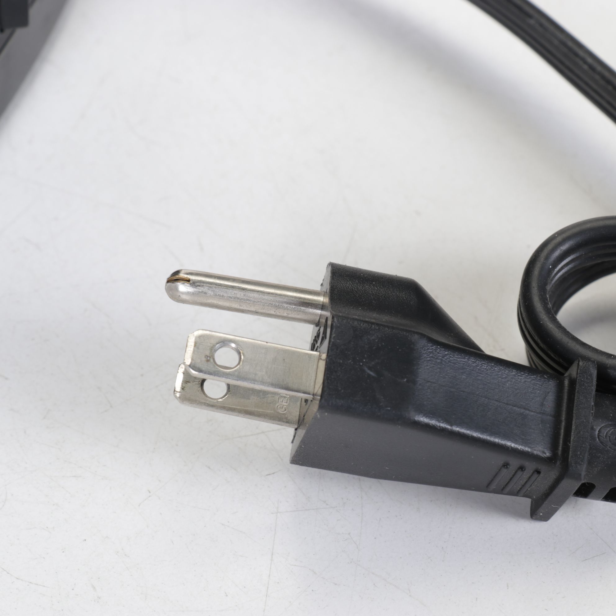 Kuerig Platinum Coffee Brewer & Breville Four Slice Toaster