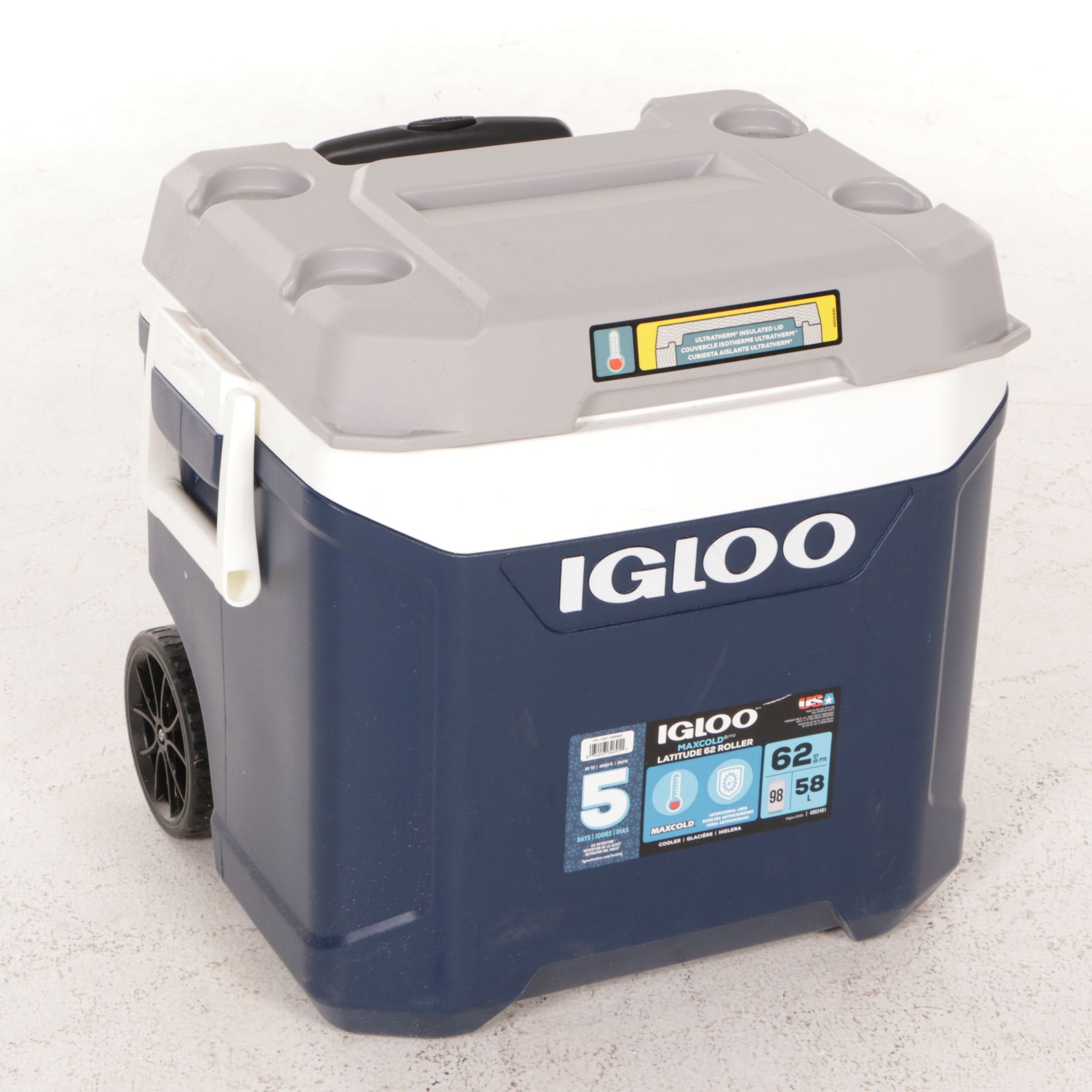 Igloo "Contour 30" and Rolling "Latitude 62" Coolers