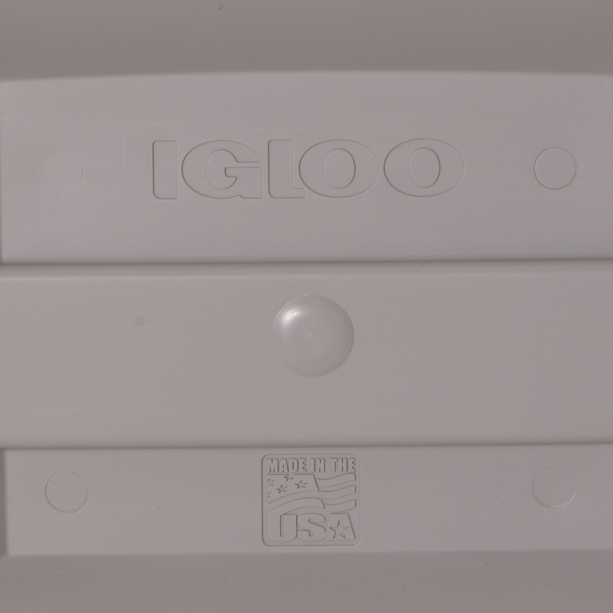 Igloo "Contour 30" and Rolling "Latitude 62" Coolers