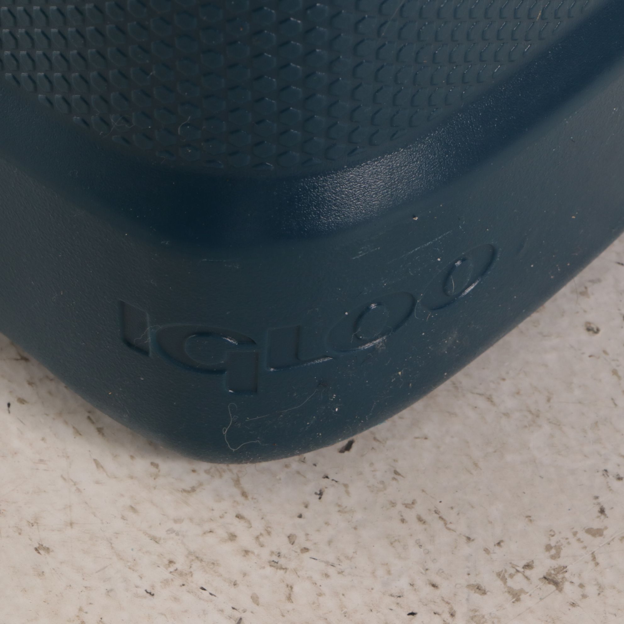 Igloo "Contour 30" and Rolling "Latitude 62" Coolers