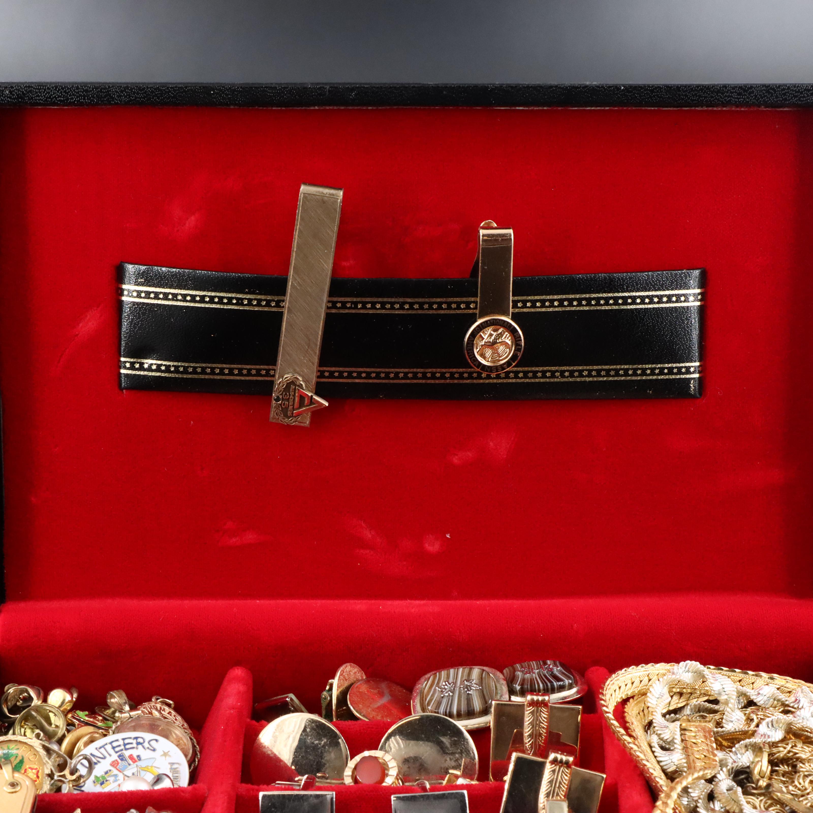 Uncommon Discoveries: Jewelry Collection