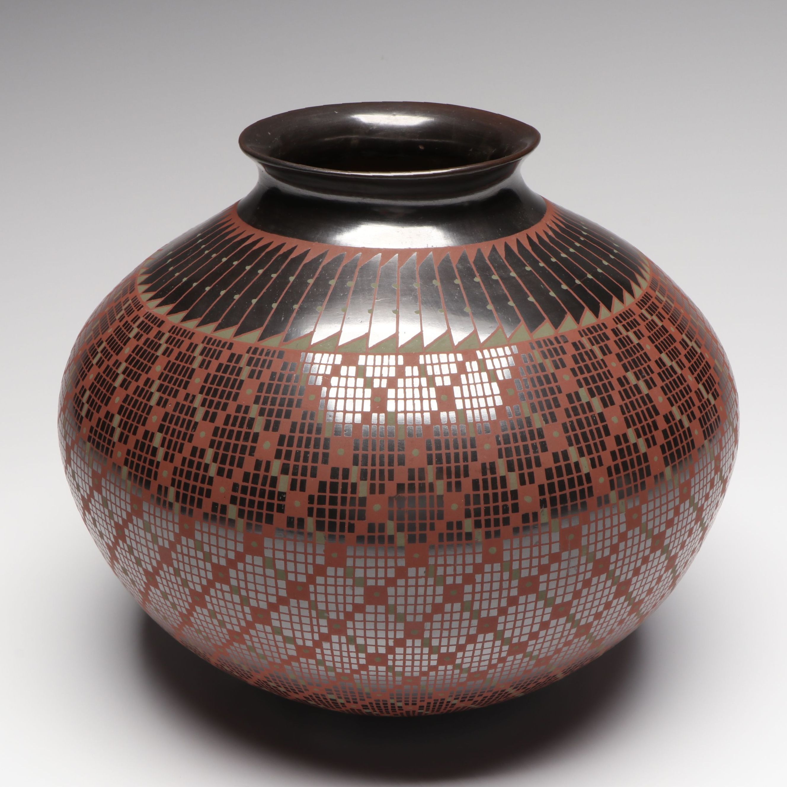 Efrain Lucero Mata Ortiz Polychrome Pottery Olla