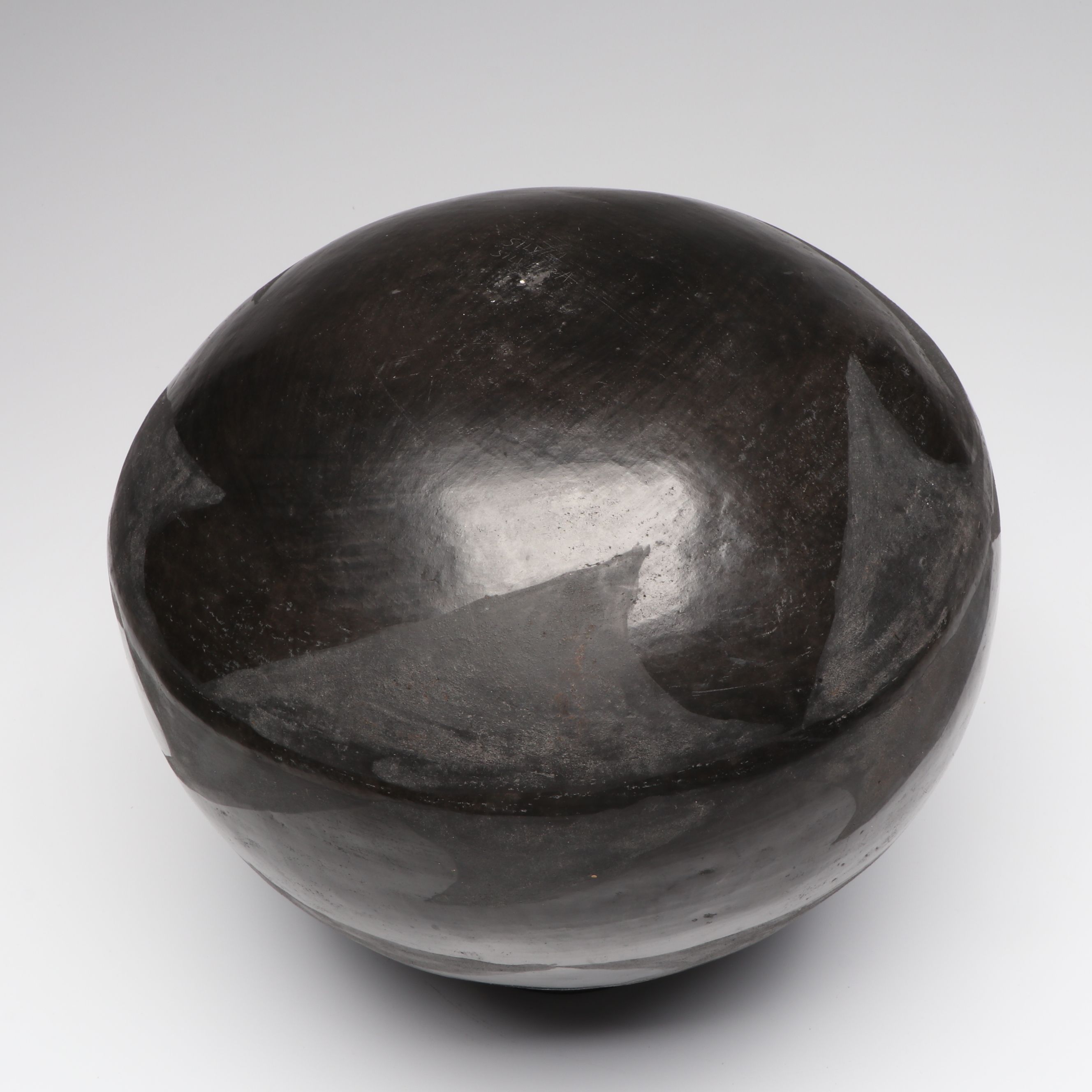 Silvia Silveira Mata Ortiz Pottery Blackware Vase, Mid-20th Century