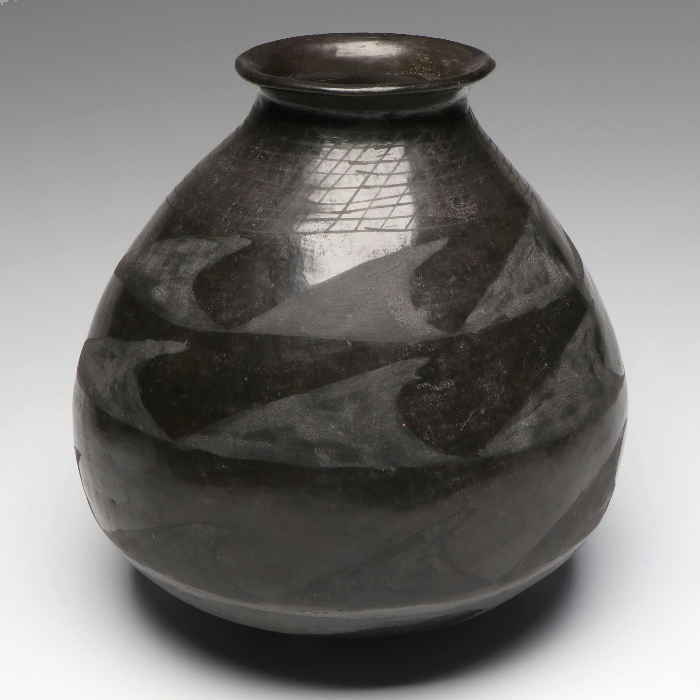 Silvia Silveira Mata Ortiz Pottery Blackware Vase, Mid-20th Century