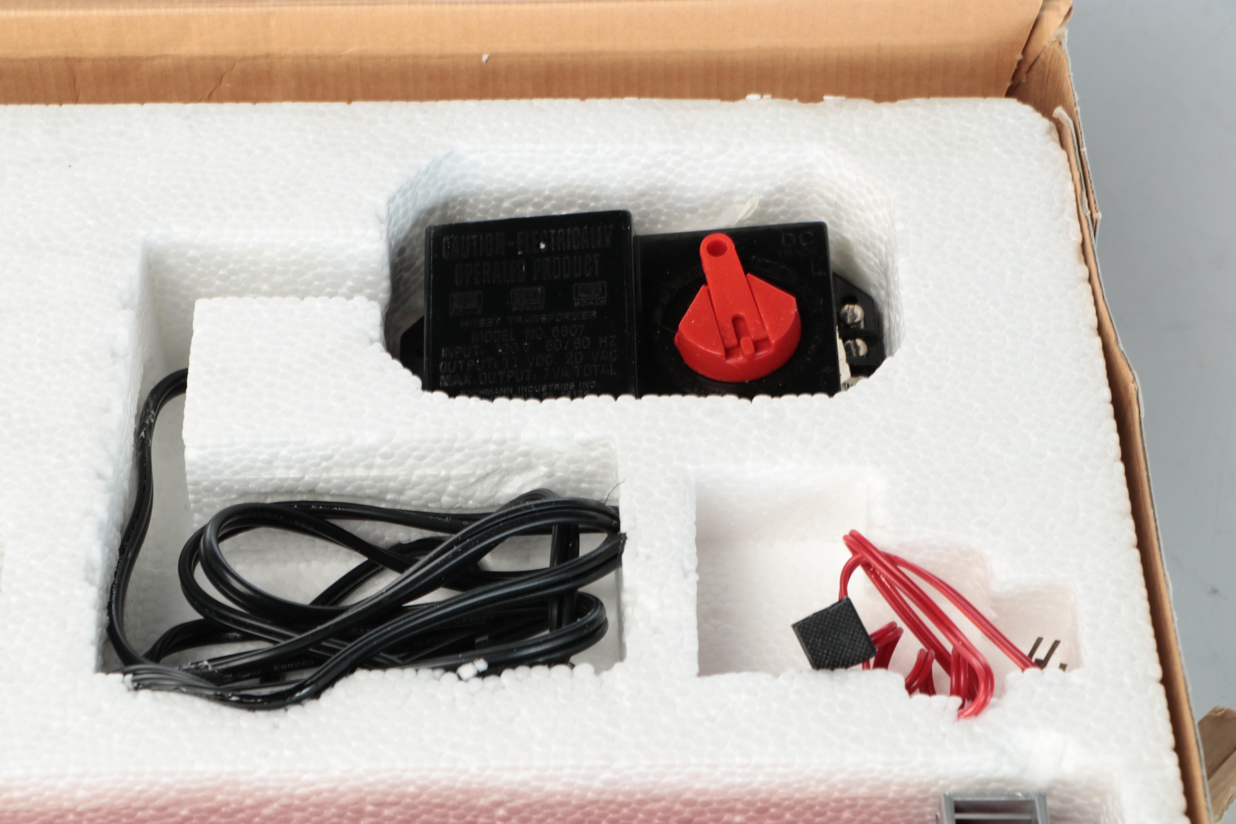 Bachmann Emmett Kelly Jr. Circus Ringmaster Train Set