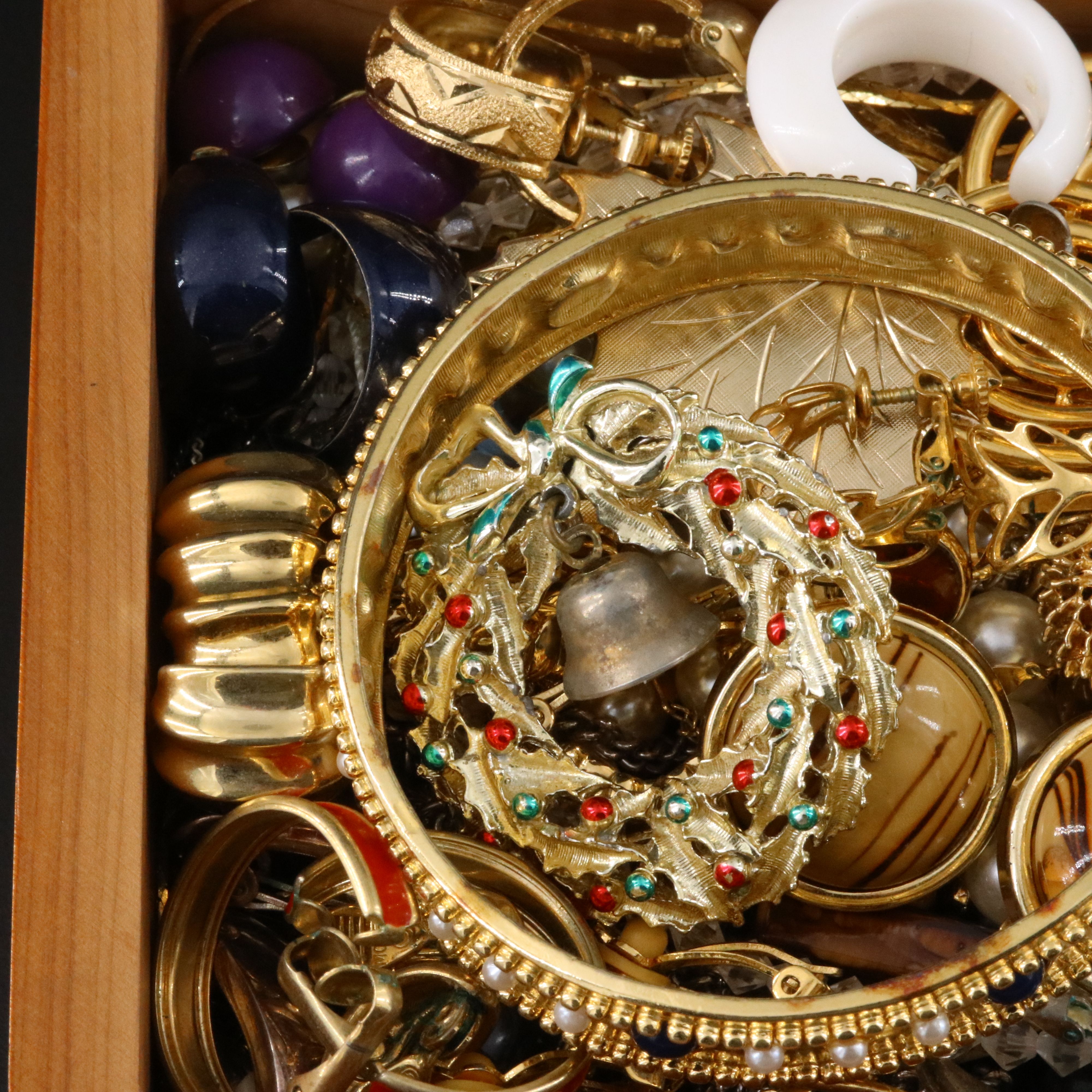 Uncommon Discoveries: Jewelry Collection