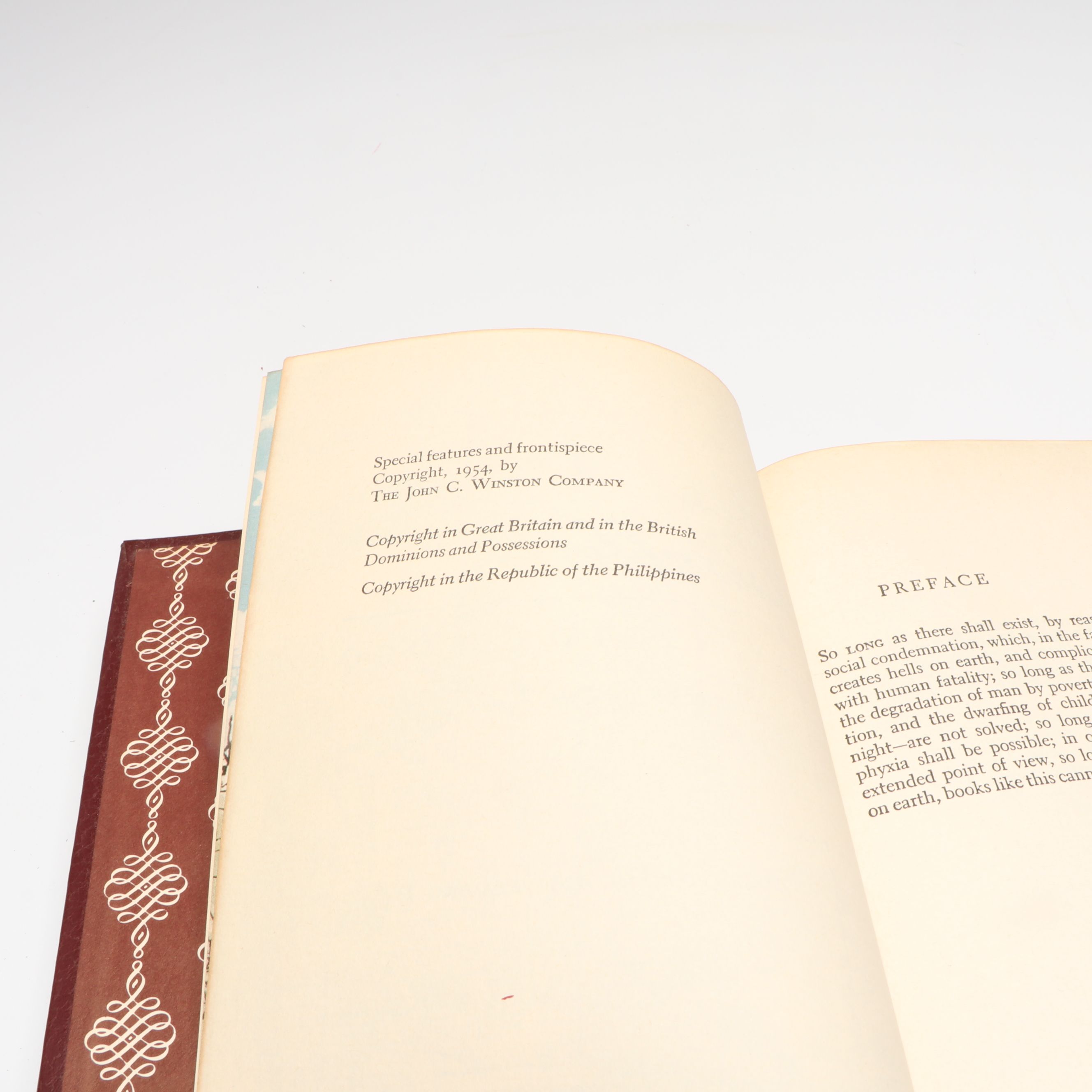 Victor Hugo's "Les Misérables" and More Literary Classics in Wood Case