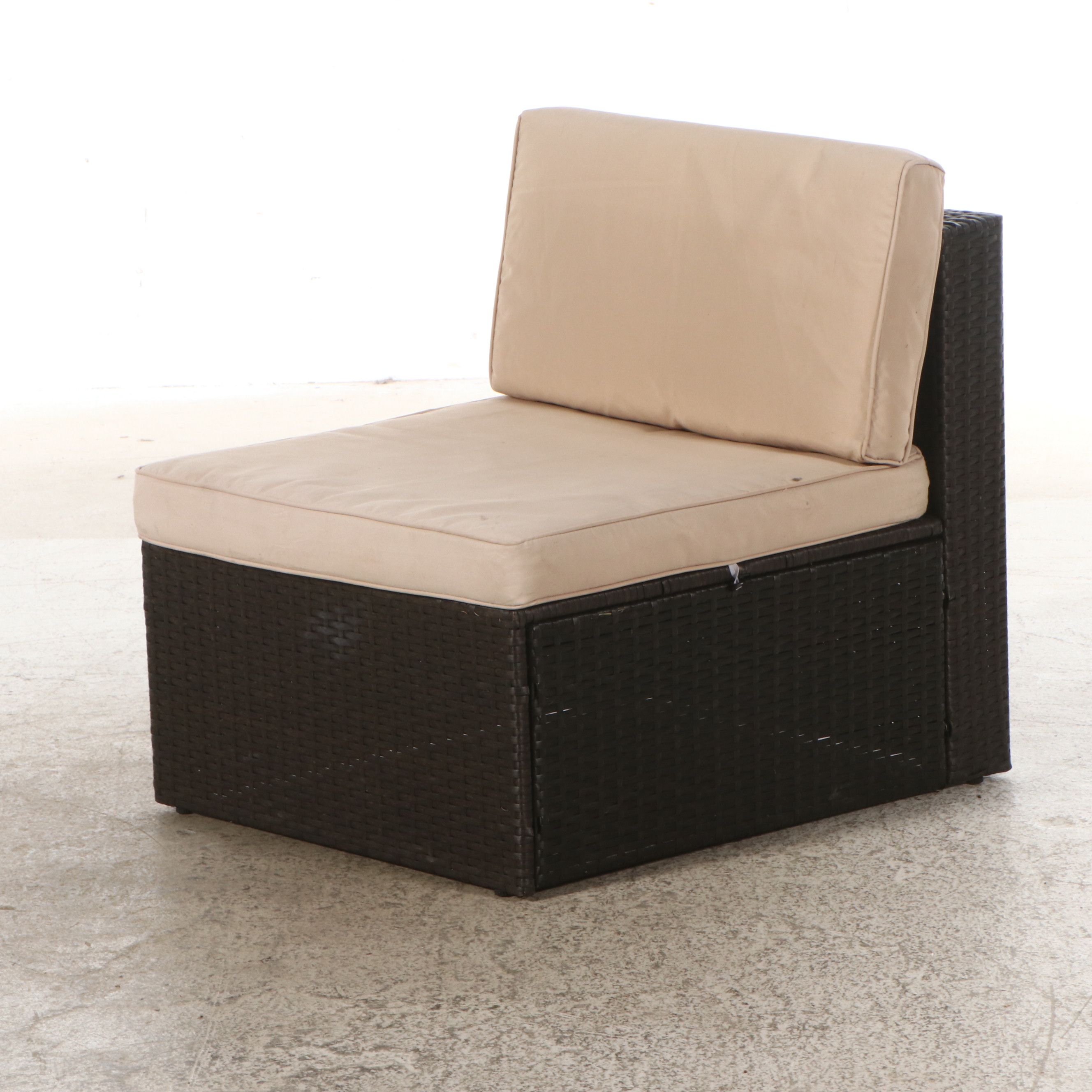 Contemporary PE Rattan Patio Sectional and Coffee Table