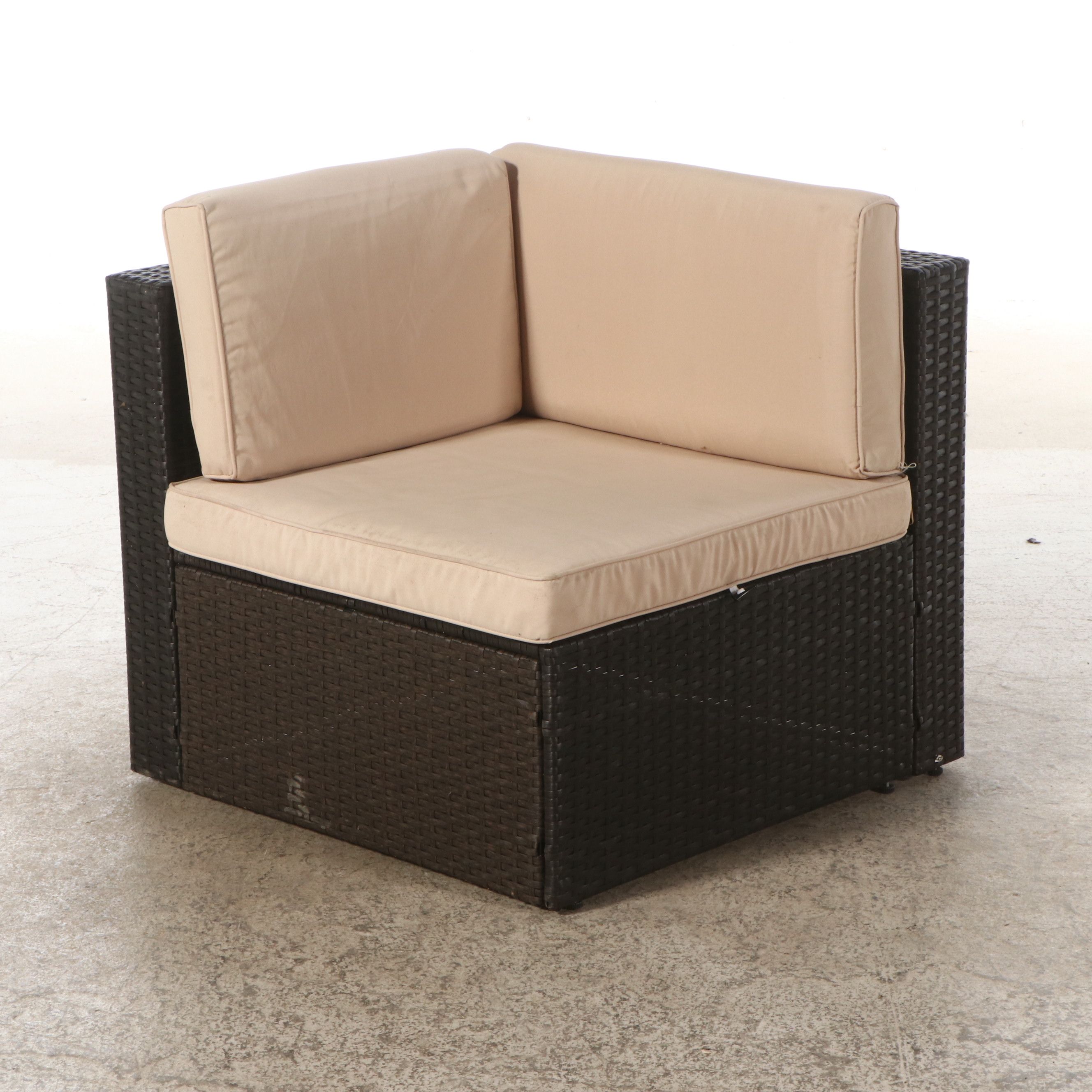 Contemporary PE Rattan Patio Sectional and Coffee Table