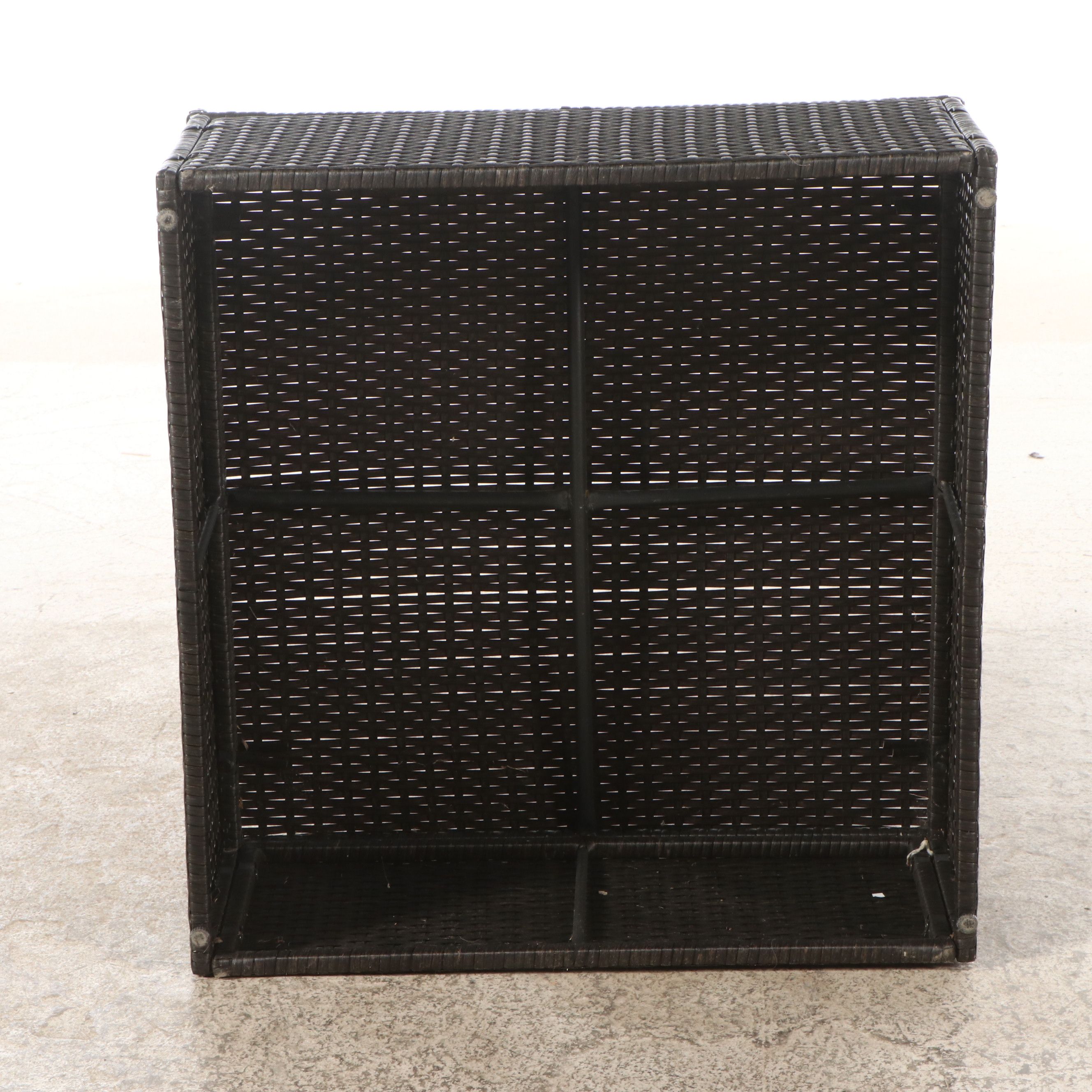 Contemporary PE Rattan Patio Sectional and Coffee Table