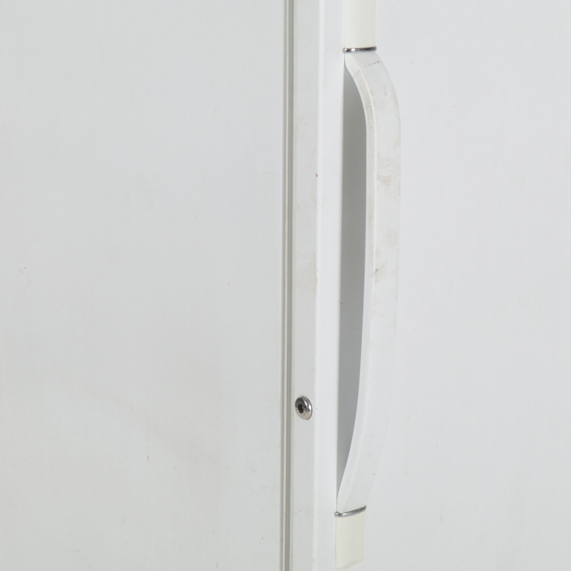 Frigidaire 20 Cu. Ft. White Upright Freezer, 2007