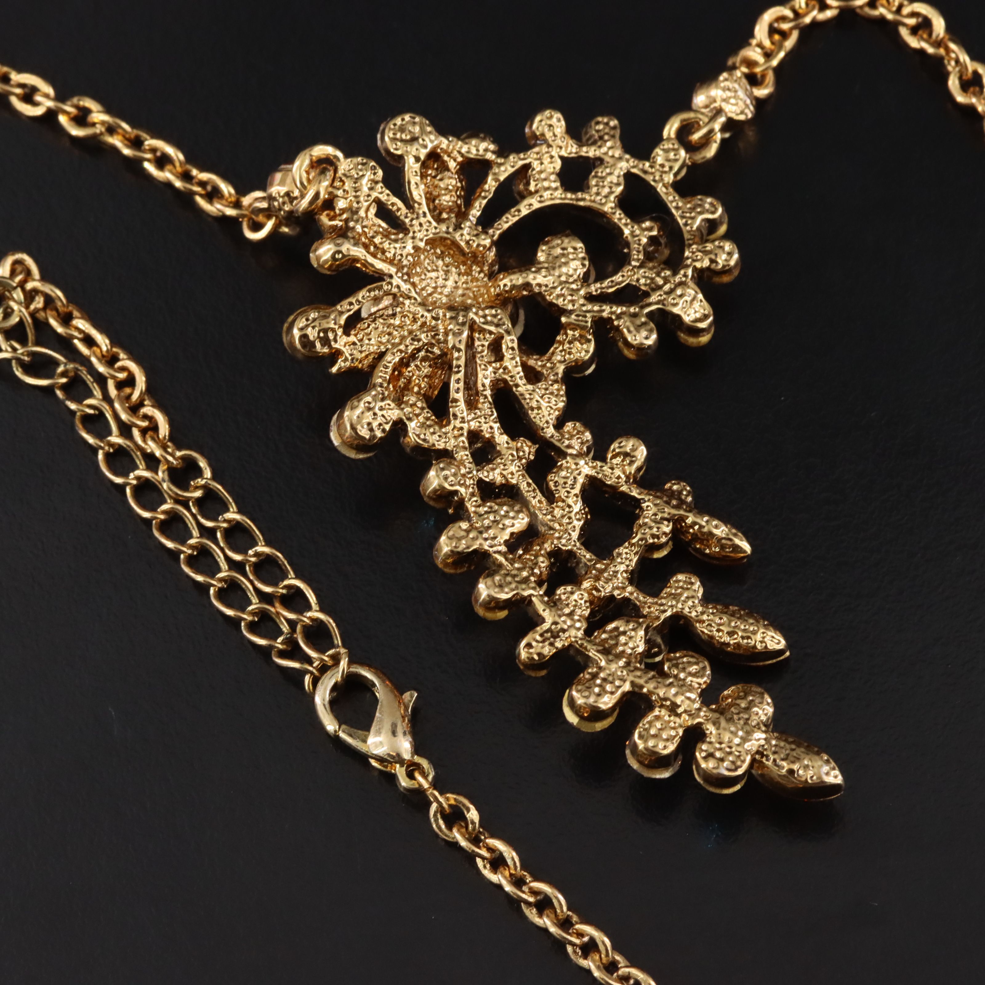 Rhinestone Flower Necklace